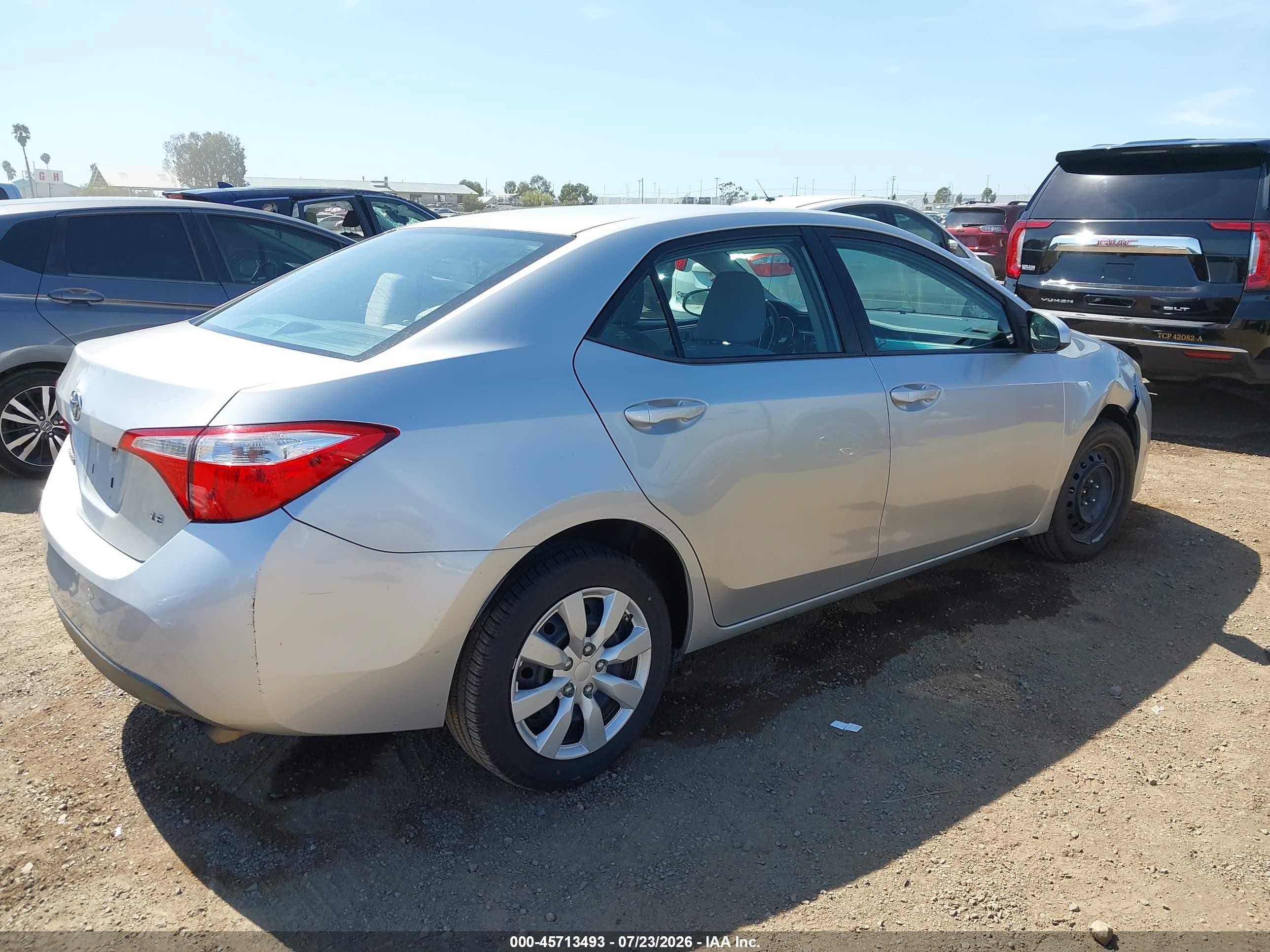 2015 Toyota Corolla Le Серебряный vin: 5YFBURHE4FP275497