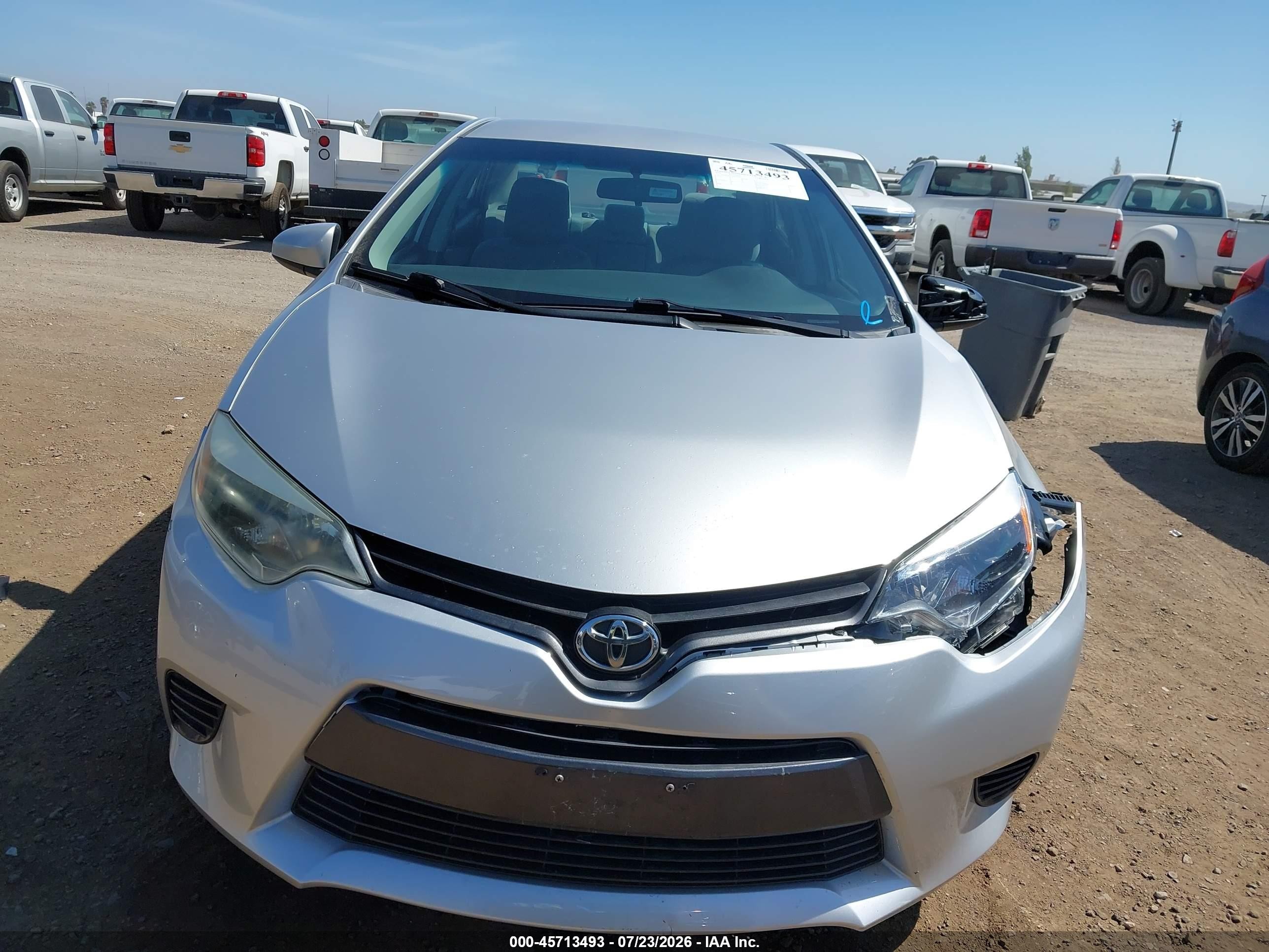 2015 Toyota Corolla Le Серебряный vin: 5YFBURHE4FP275497