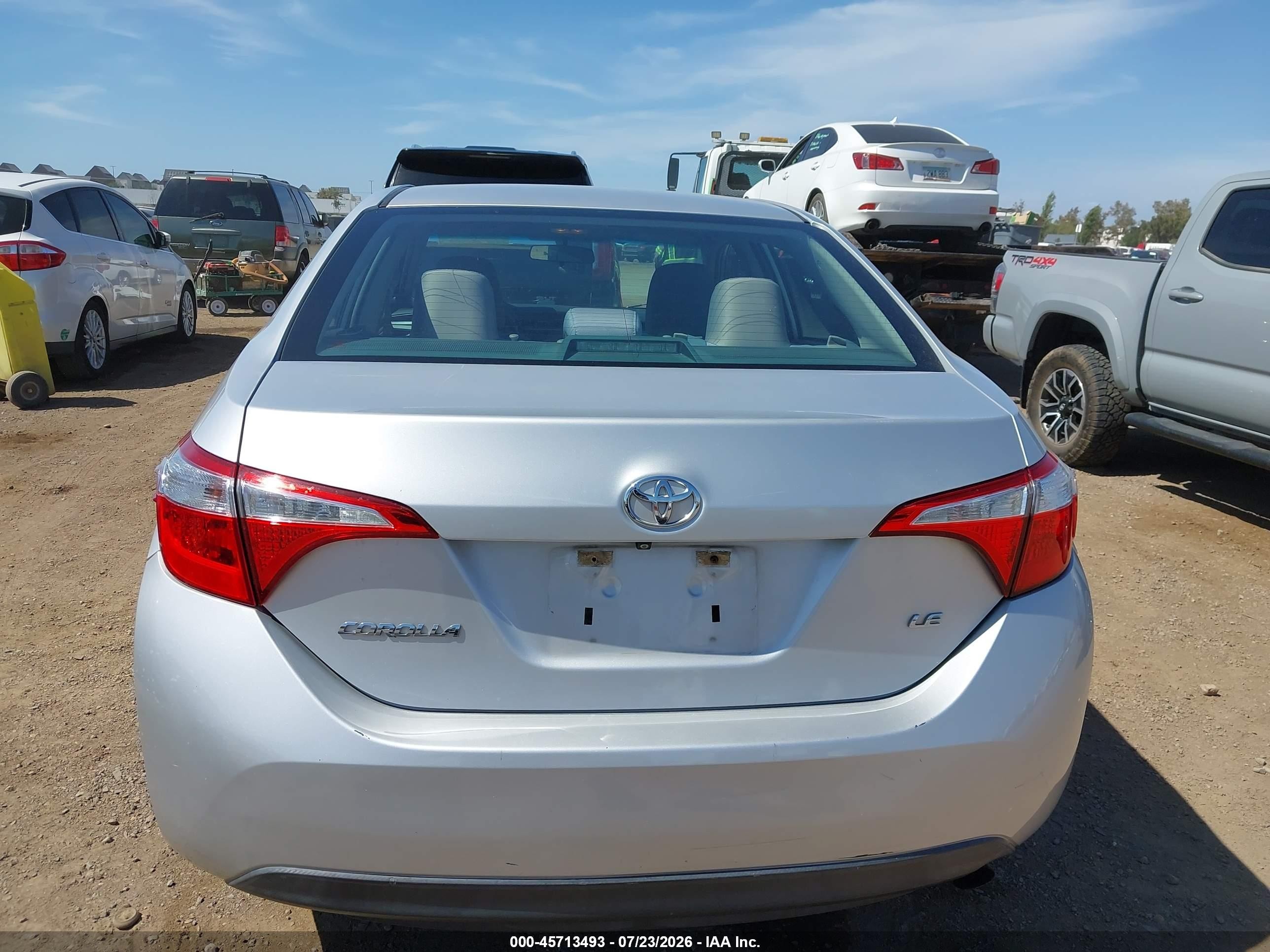 2015 Toyota Corolla Le Серебряный vin: 5YFBURHE4FP275497