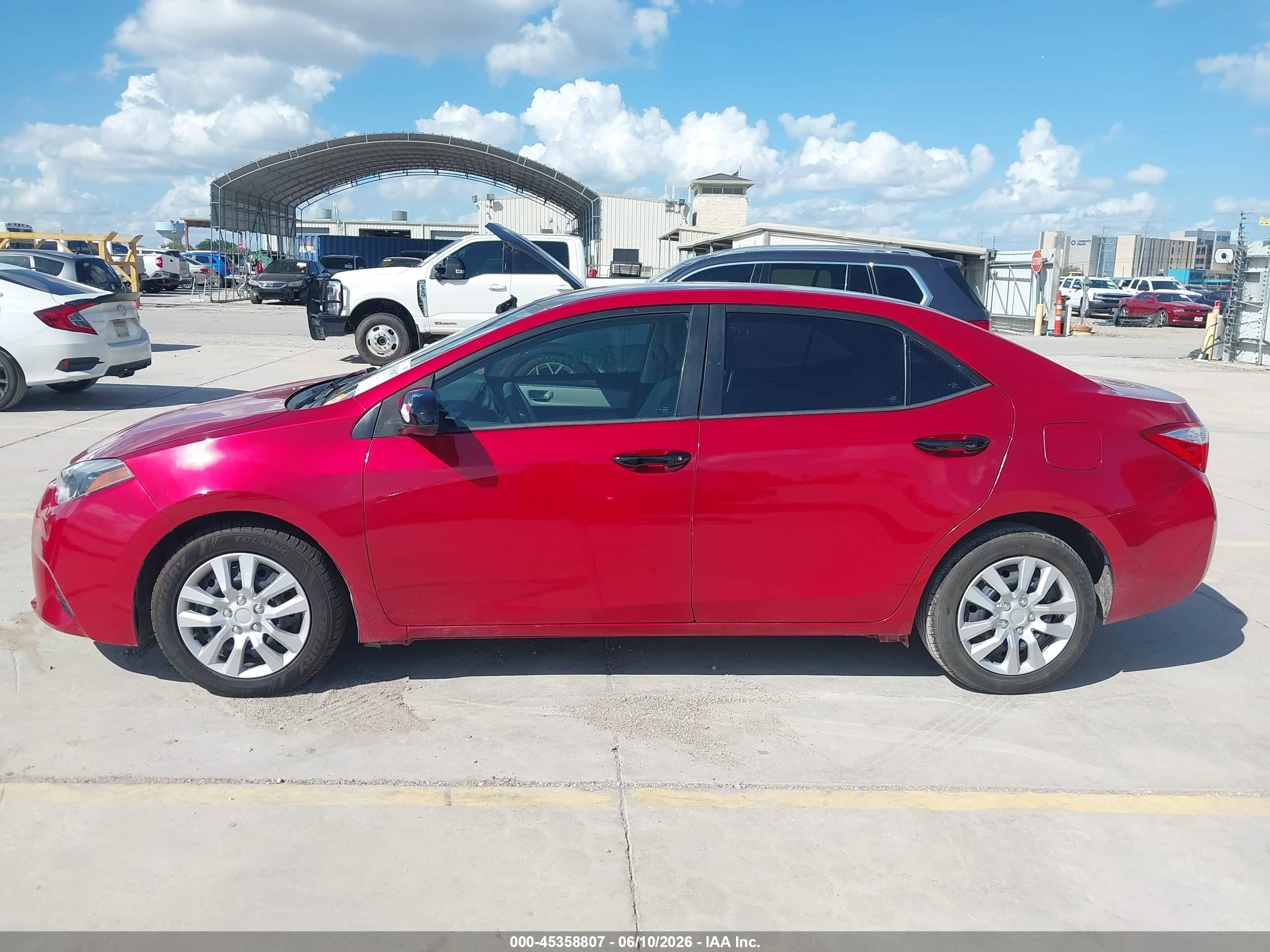 2015 Toyota Corolla Le Red vin: 5YFBURHE4FP295619