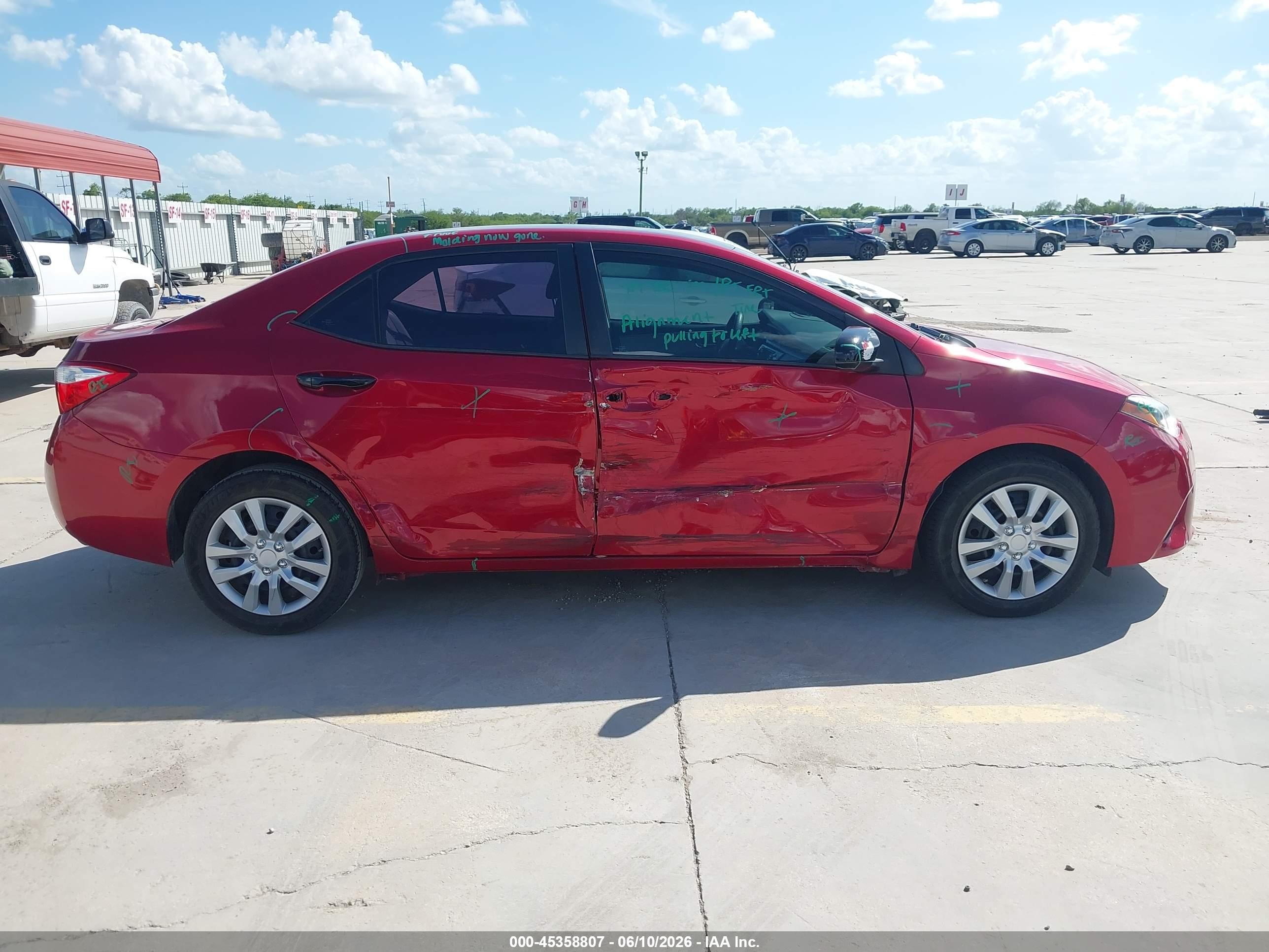 2015 Toyota Corolla Le Red vin: 5YFBURHE4FP295619