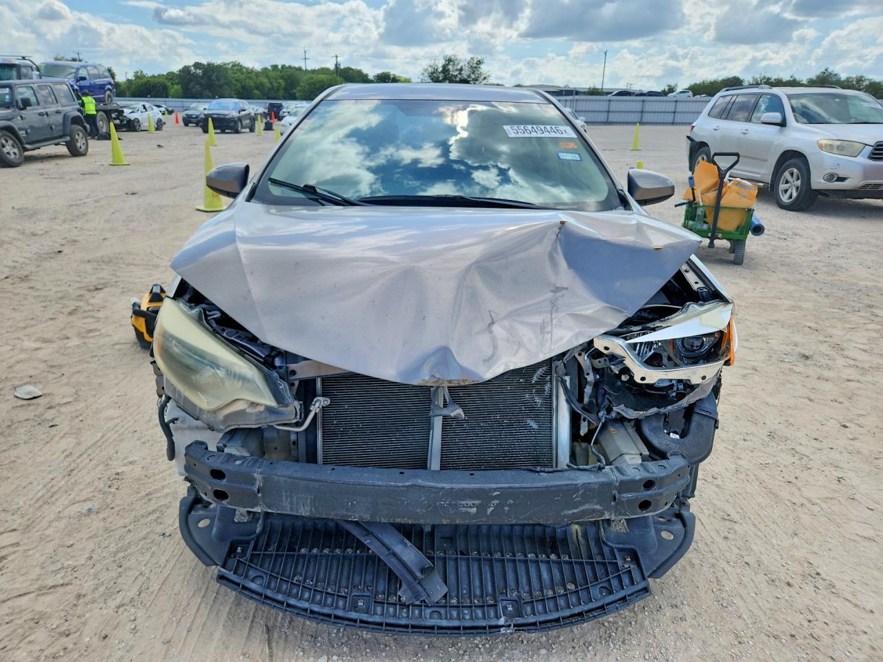 2015 Toyota Corolla Le Brown vin: 5YFBURHE4FP298519