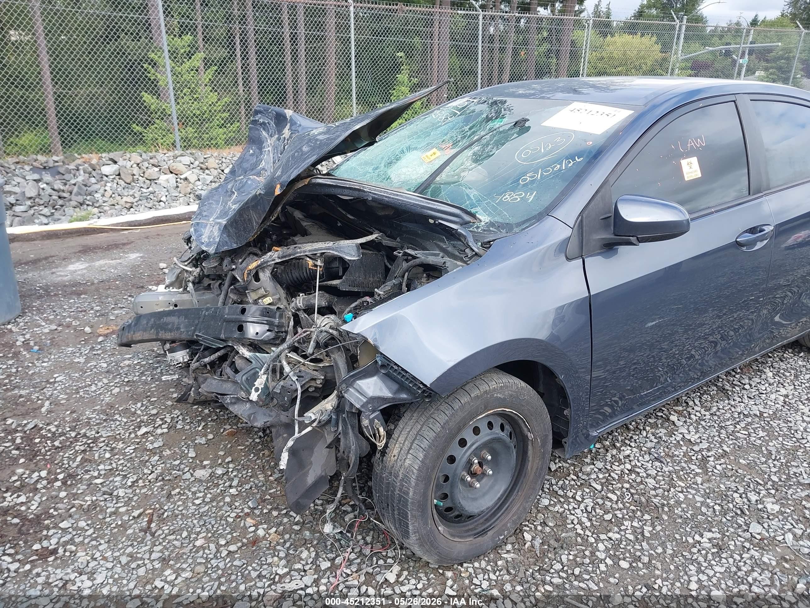 2015 Toyota Corolla Le Gray vin: 5YFBURHE4FP304884