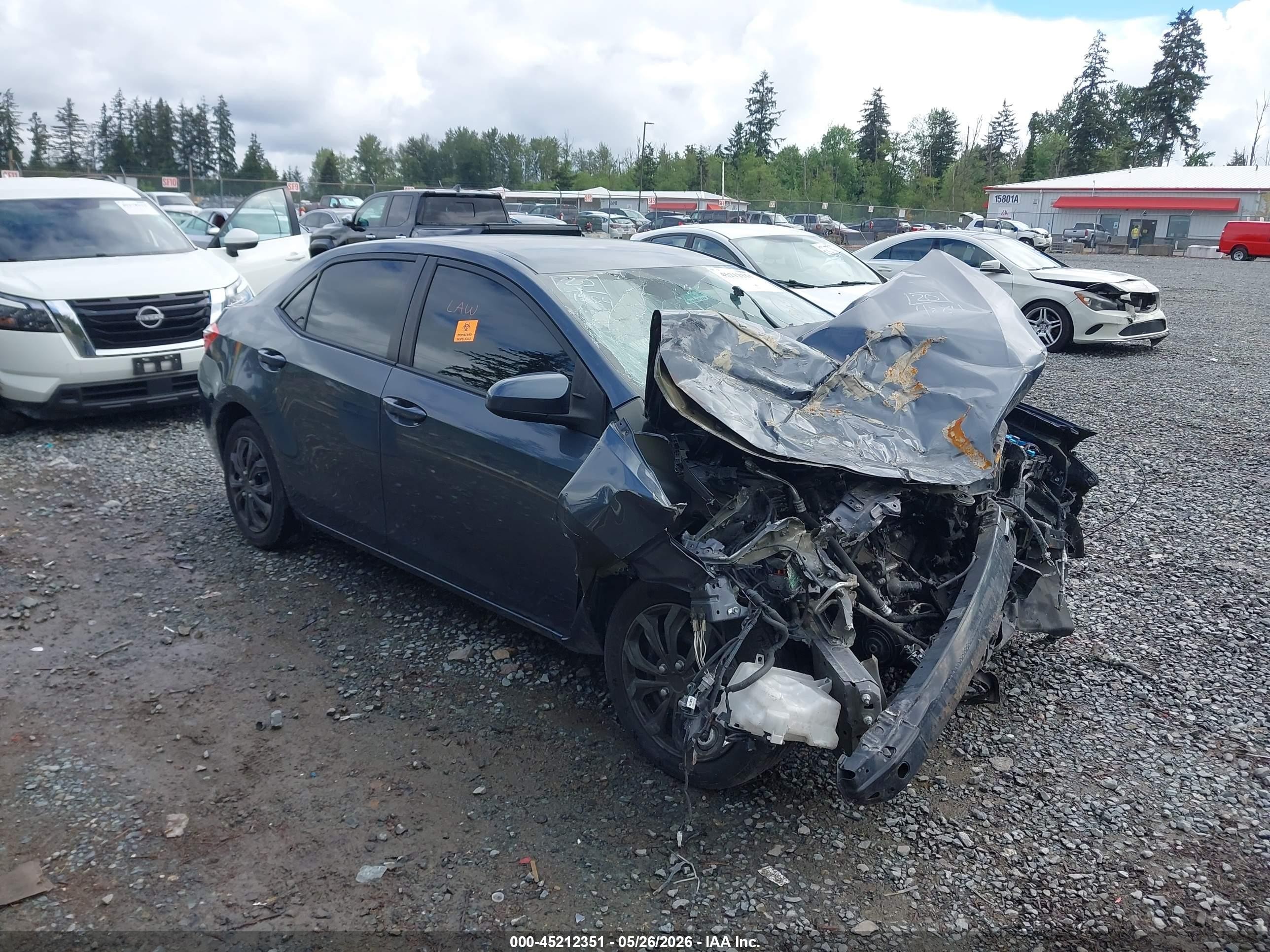 2015 Toyota Corolla Le Gray vin: 5YFBURHE4FP304884