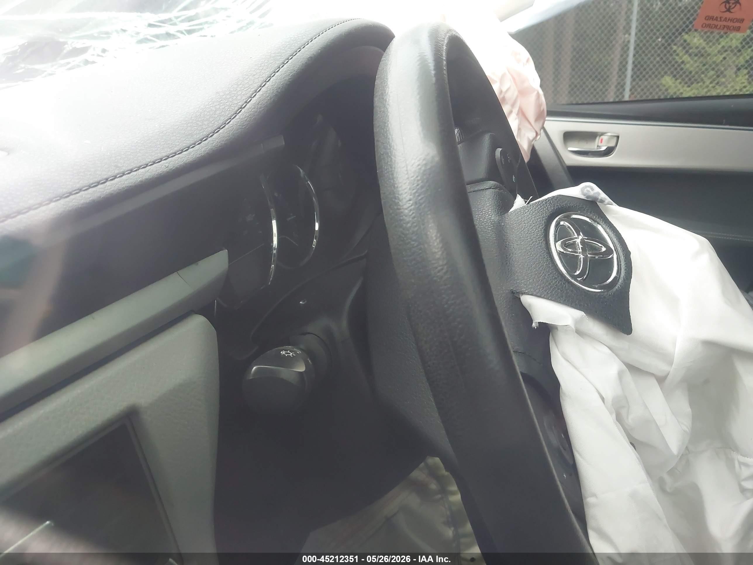 2015 Toyota Corolla Le Gray vin: 5YFBURHE4FP304884