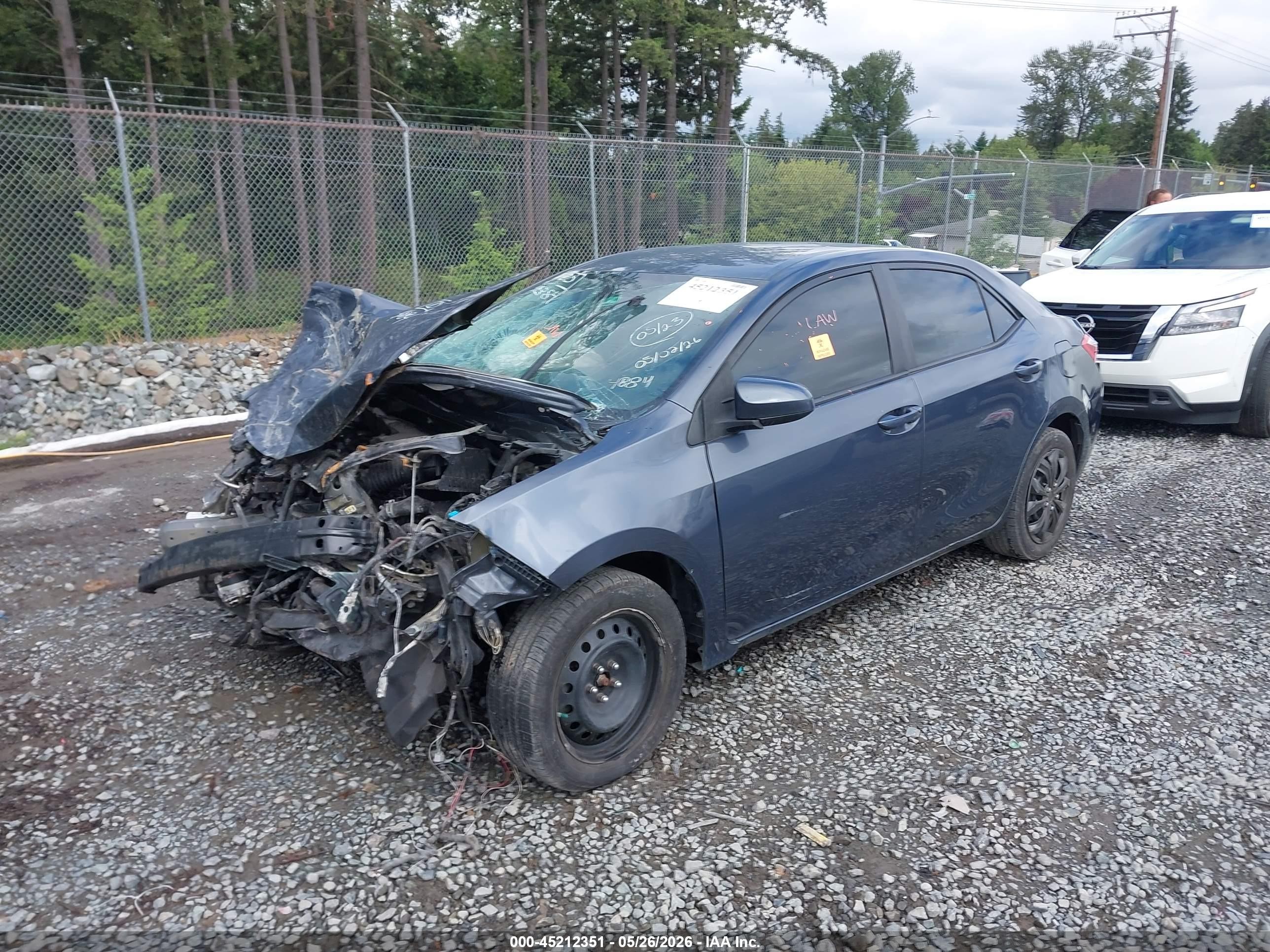 2015 Toyota Corolla Le Gray vin: 5YFBURHE4FP304884