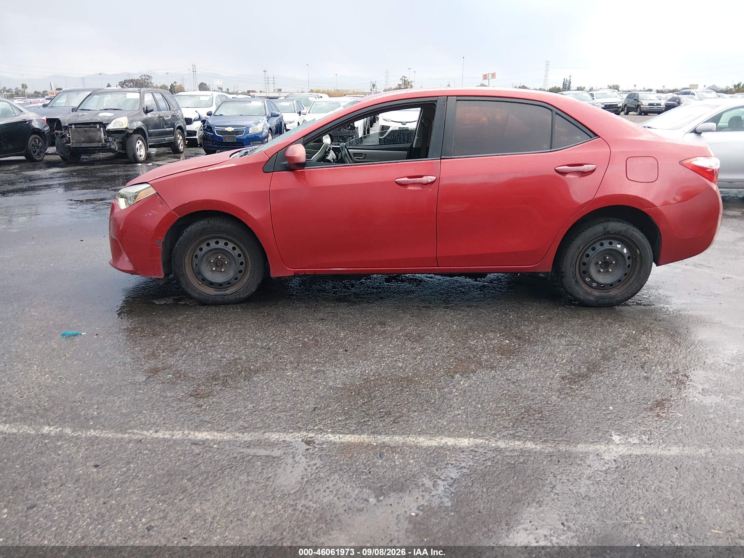 2015 Toyota Corolla Le Красный vin: 5YFBURHE4FP311818