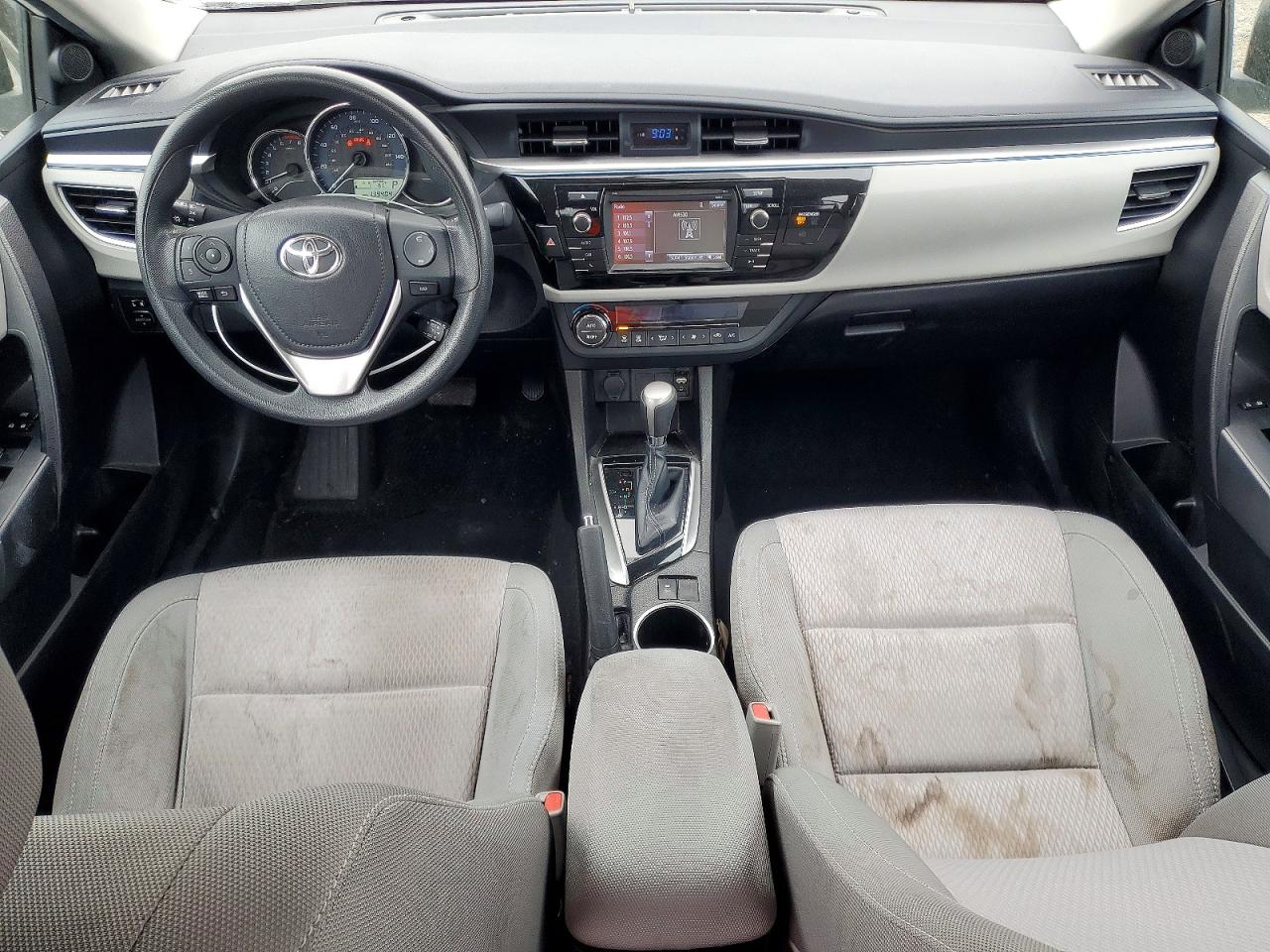2015 Toyota Corolla Le White vin: 5YFBURHE4FP312550