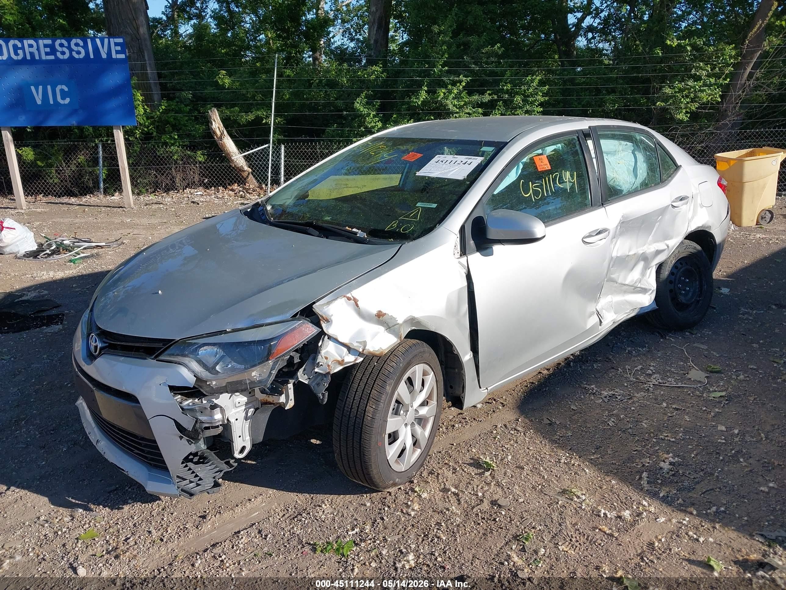 2015 Toyota Corolla Le Silver vin: 5YFBURHE4FP318154