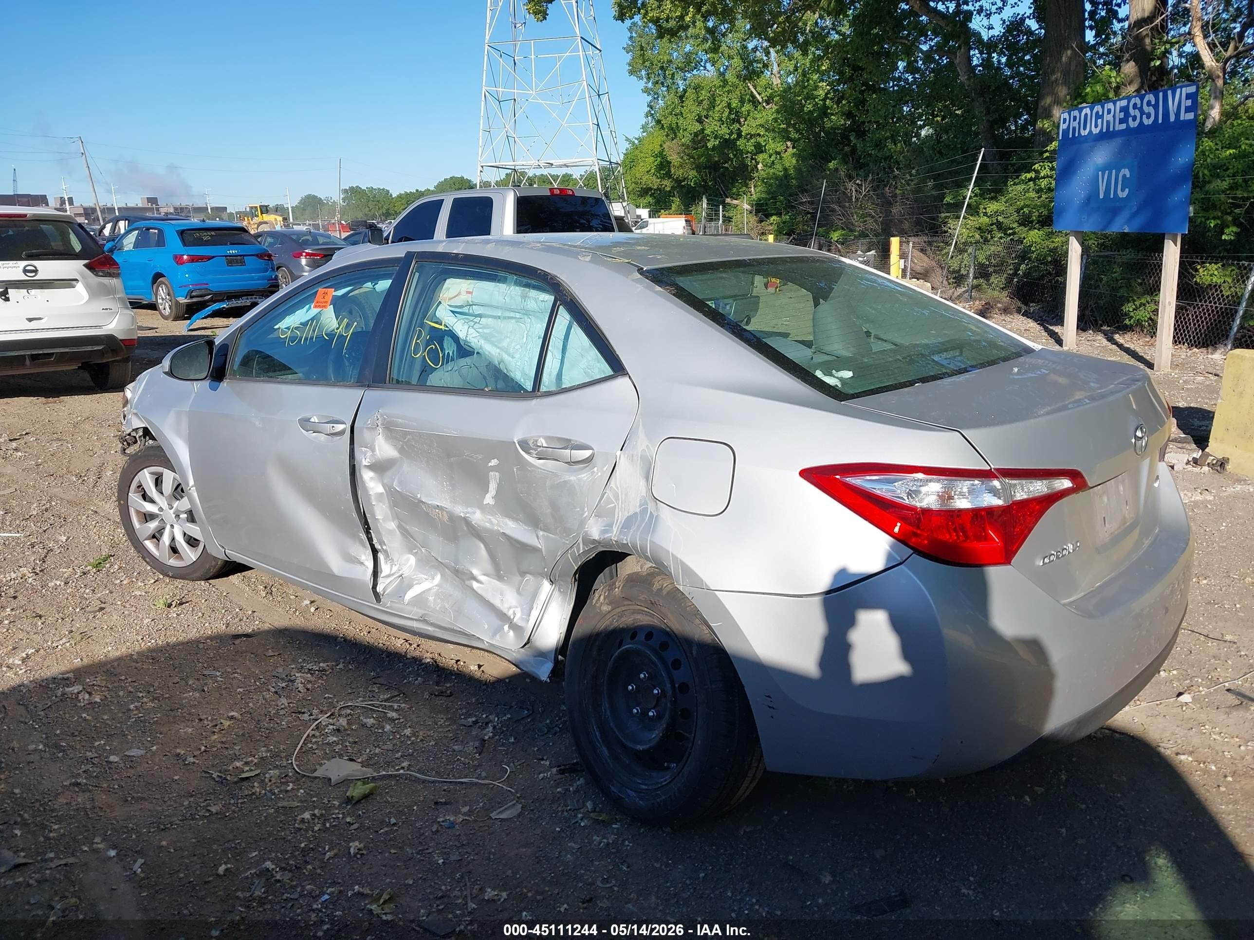 2015 Toyota Corolla Le Silver vin: 5YFBURHE4FP318154