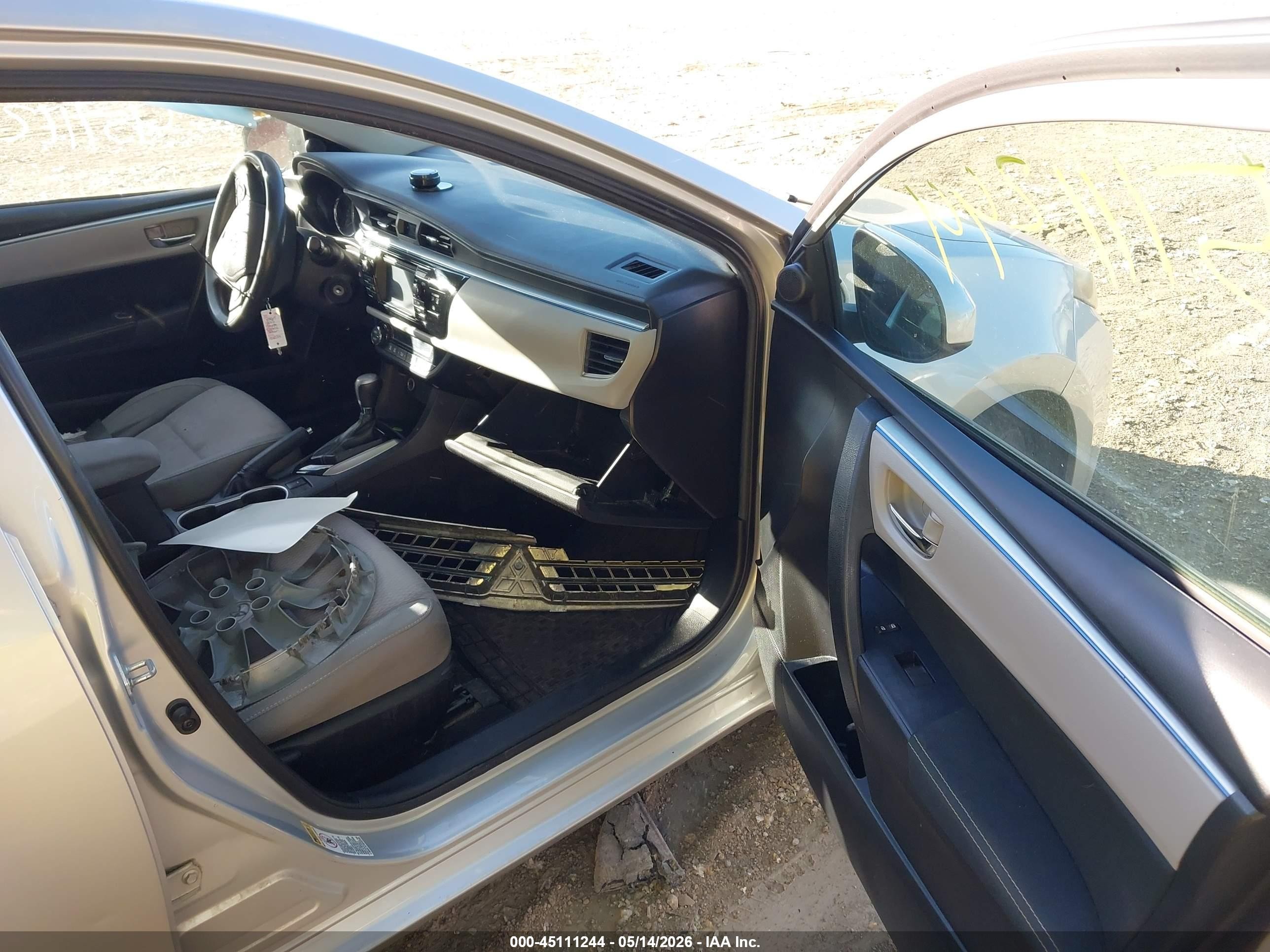 2015 Toyota Corolla Le Silver vin: 5YFBURHE4FP318154