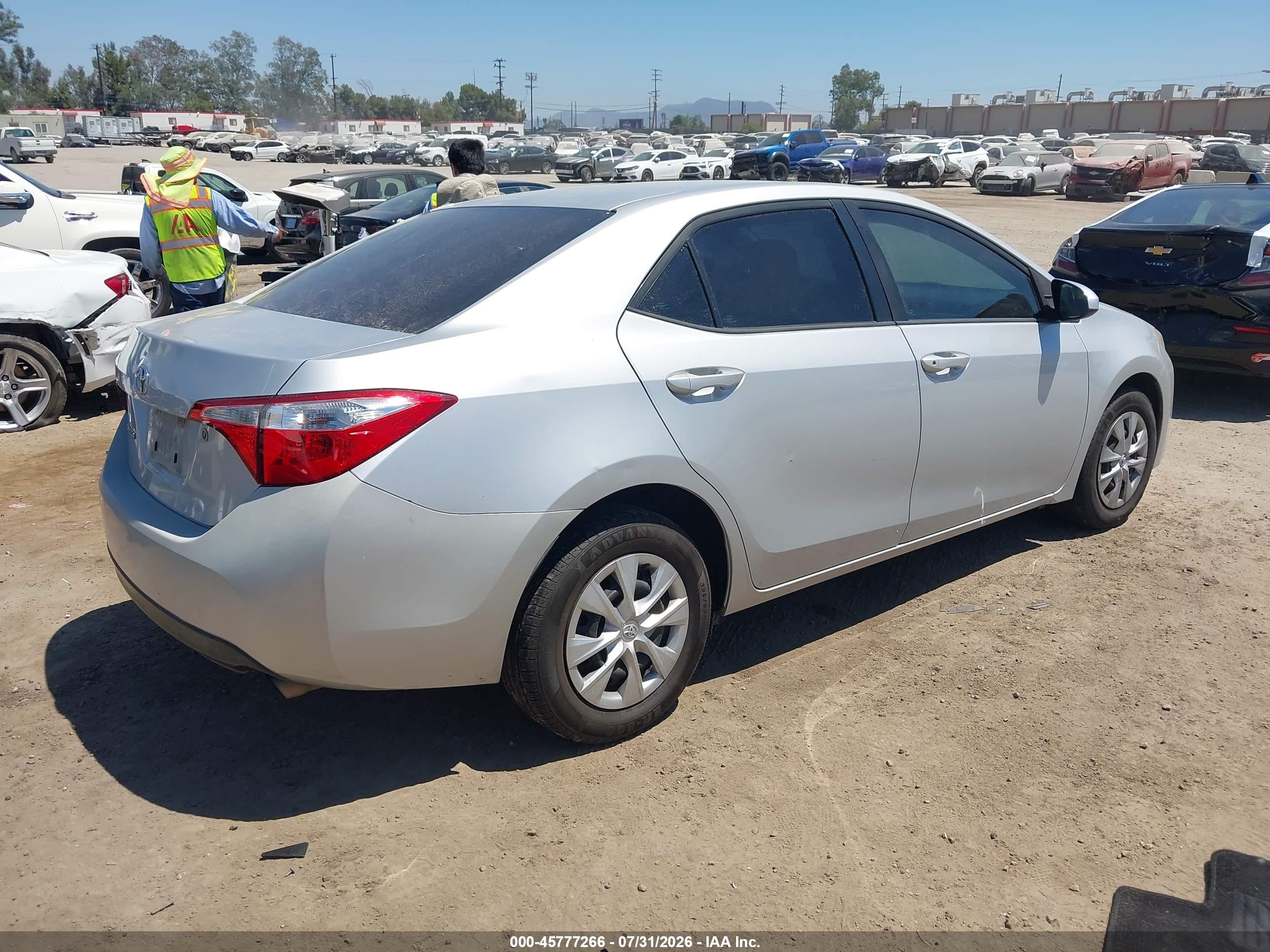 2015 Toyota Corolla L White vin: 5YFBURHE4FP326058