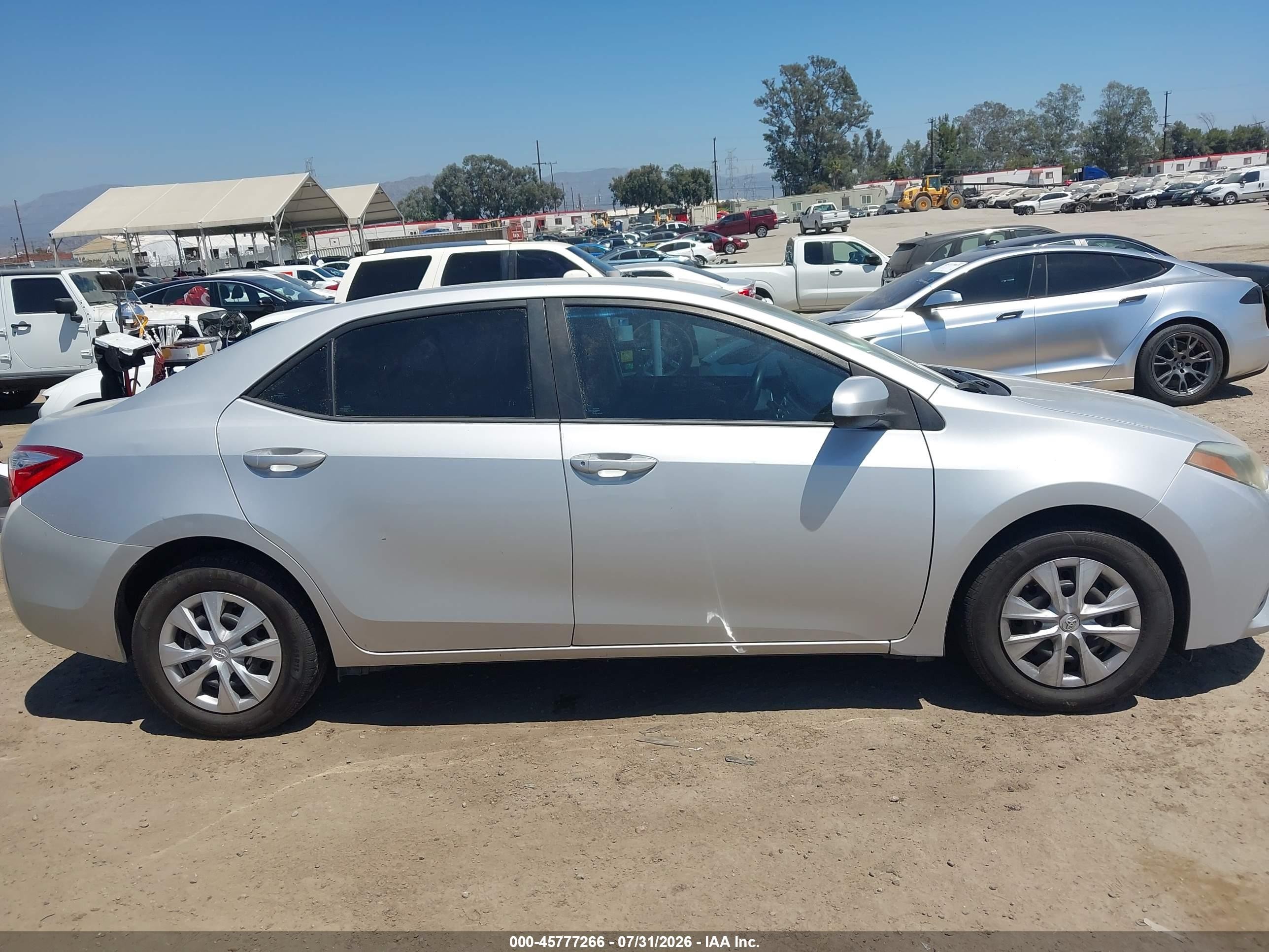 2015 Toyota Corolla L White vin: 5YFBURHE4FP326058