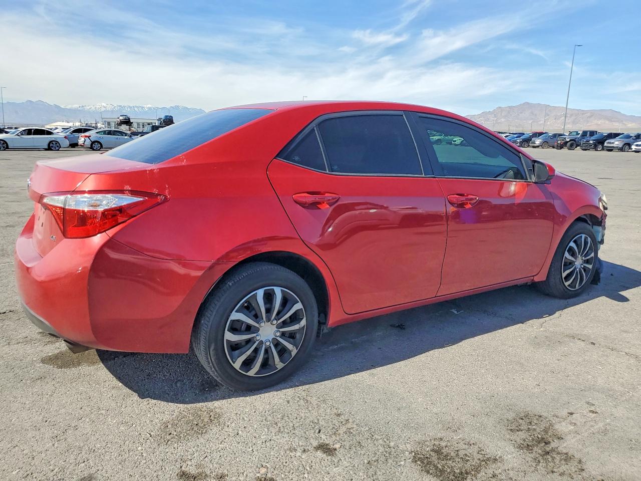 2015 Toyota Corolla L Red vin: 5YFBURHE4FP330921