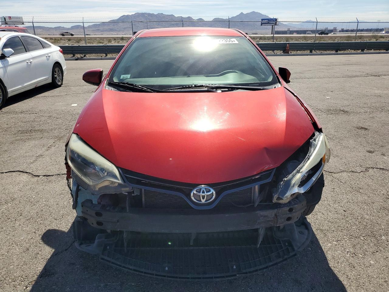 2015 Toyota Corolla L Red vin: 5YFBURHE4FP330921