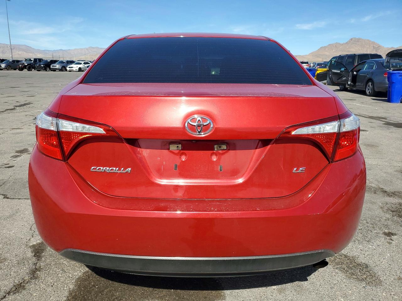 2015 Toyota Corolla L Red vin: 5YFBURHE4FP330921