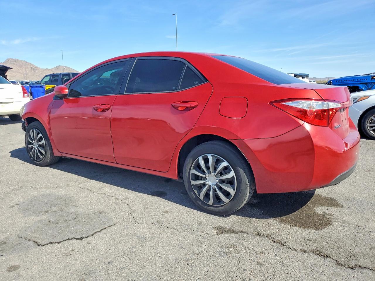 2015 Toyota Corolla L Red vin: 5YFBURHE4FP330921