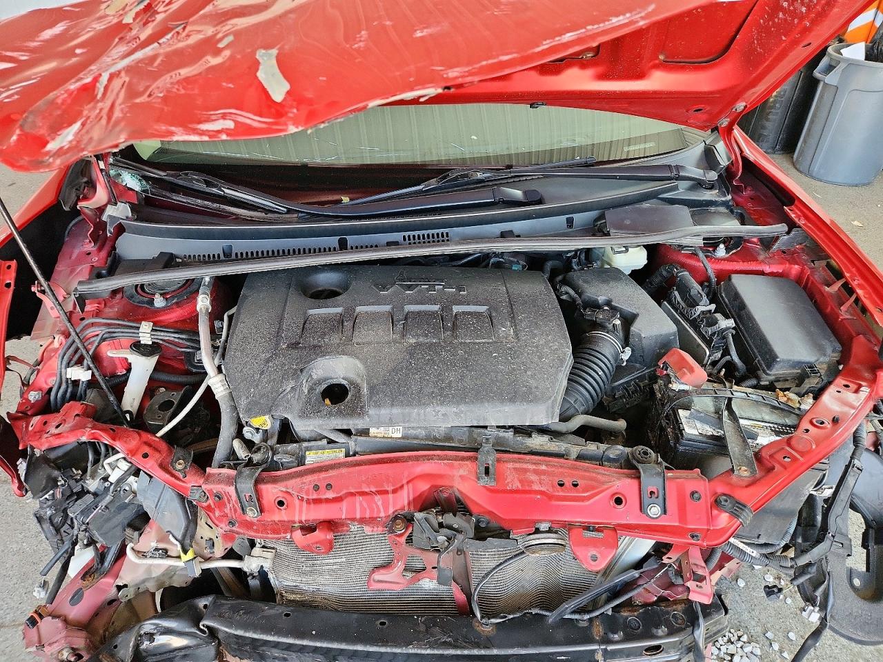 2015 Toyota Corolla Le Красный vin: 5YFBURHE4FP339893