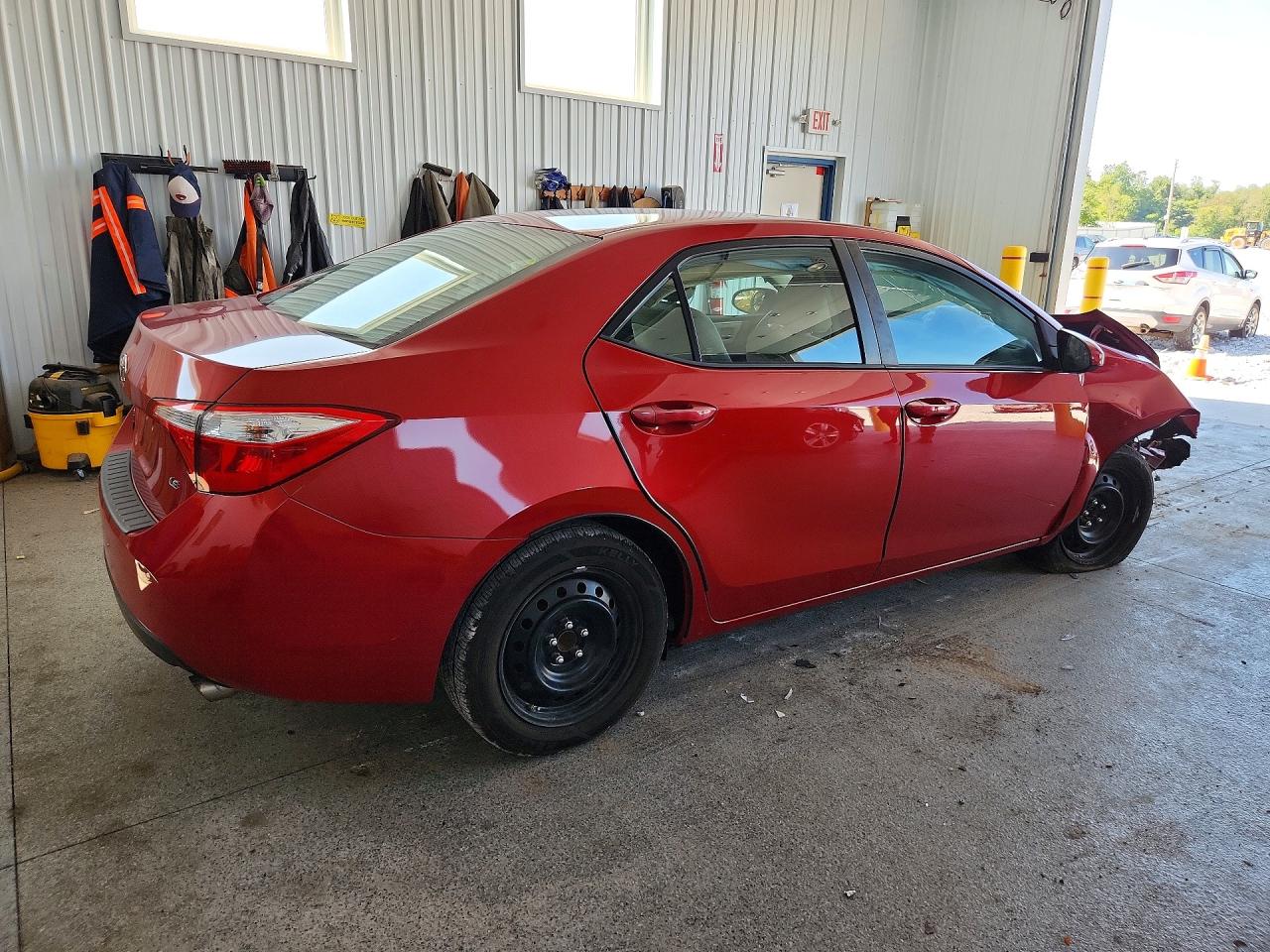 2015 Toyota Corolla Le Красный vin: 5YFBURHE4FP339893