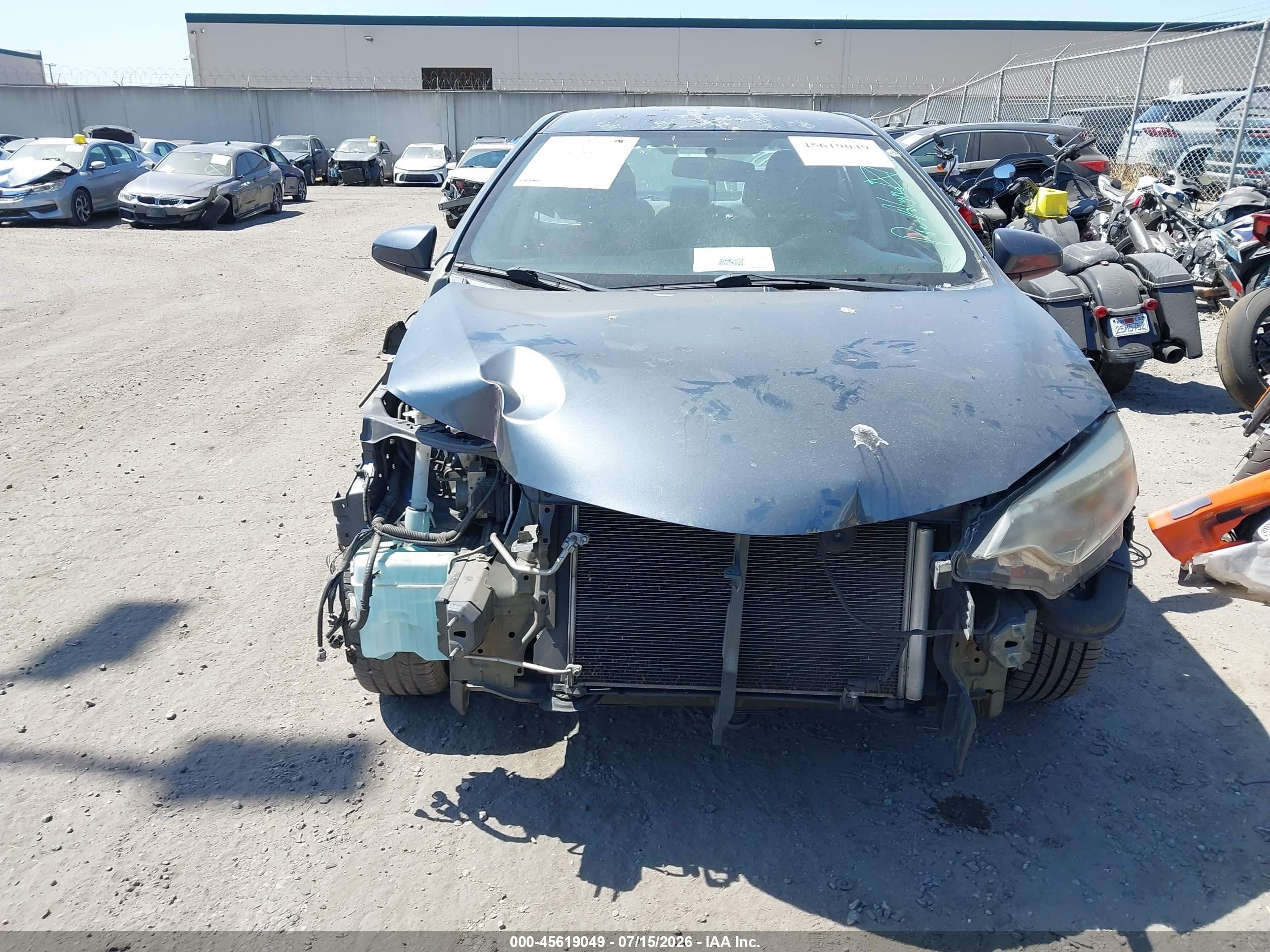2015 Toyota Corolla Le Blue vin: 5YFBURHE4FP344950