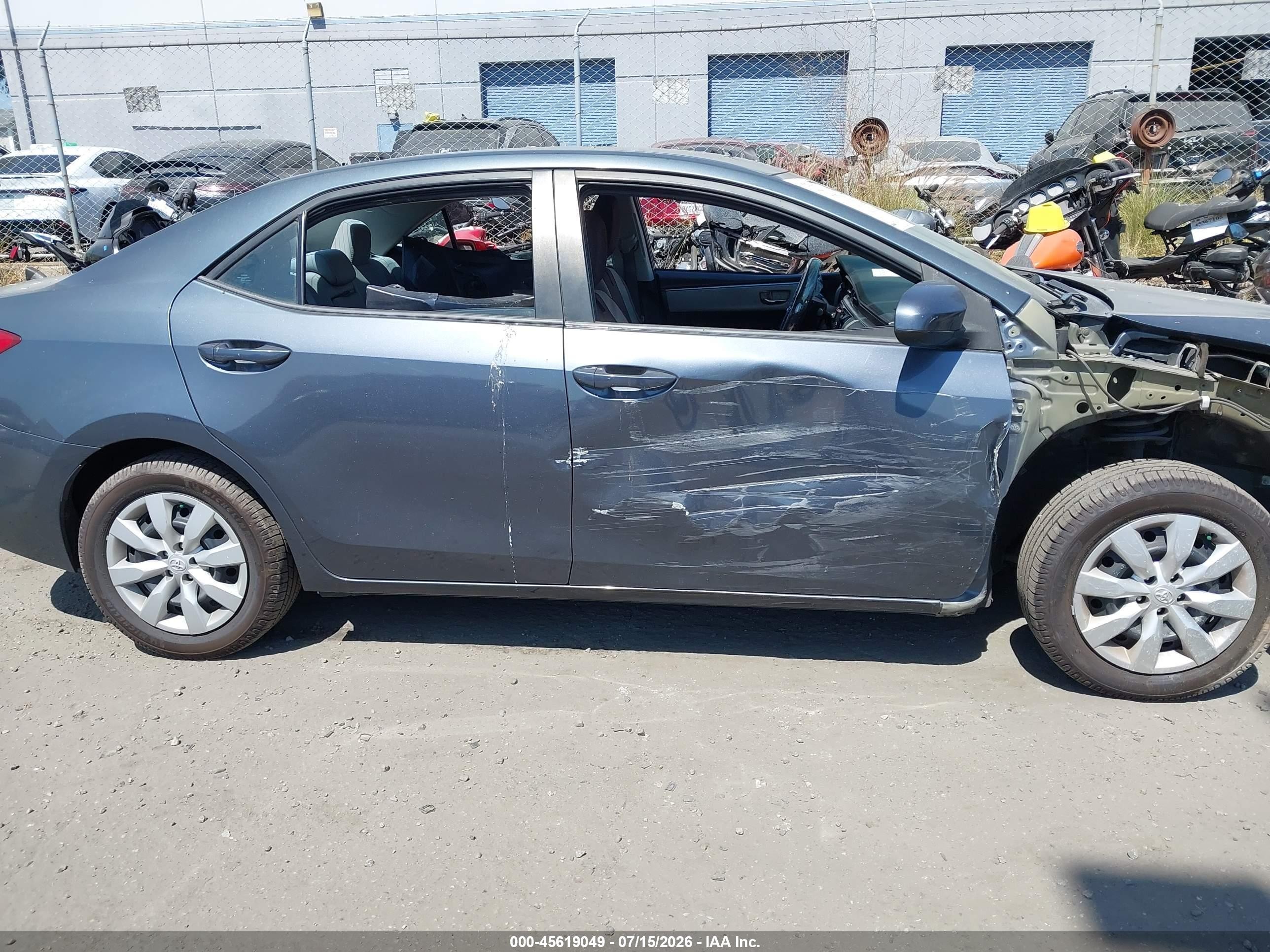 2015 Toyota Corolla Le Blue vin: 5YFBURHE4FP344950