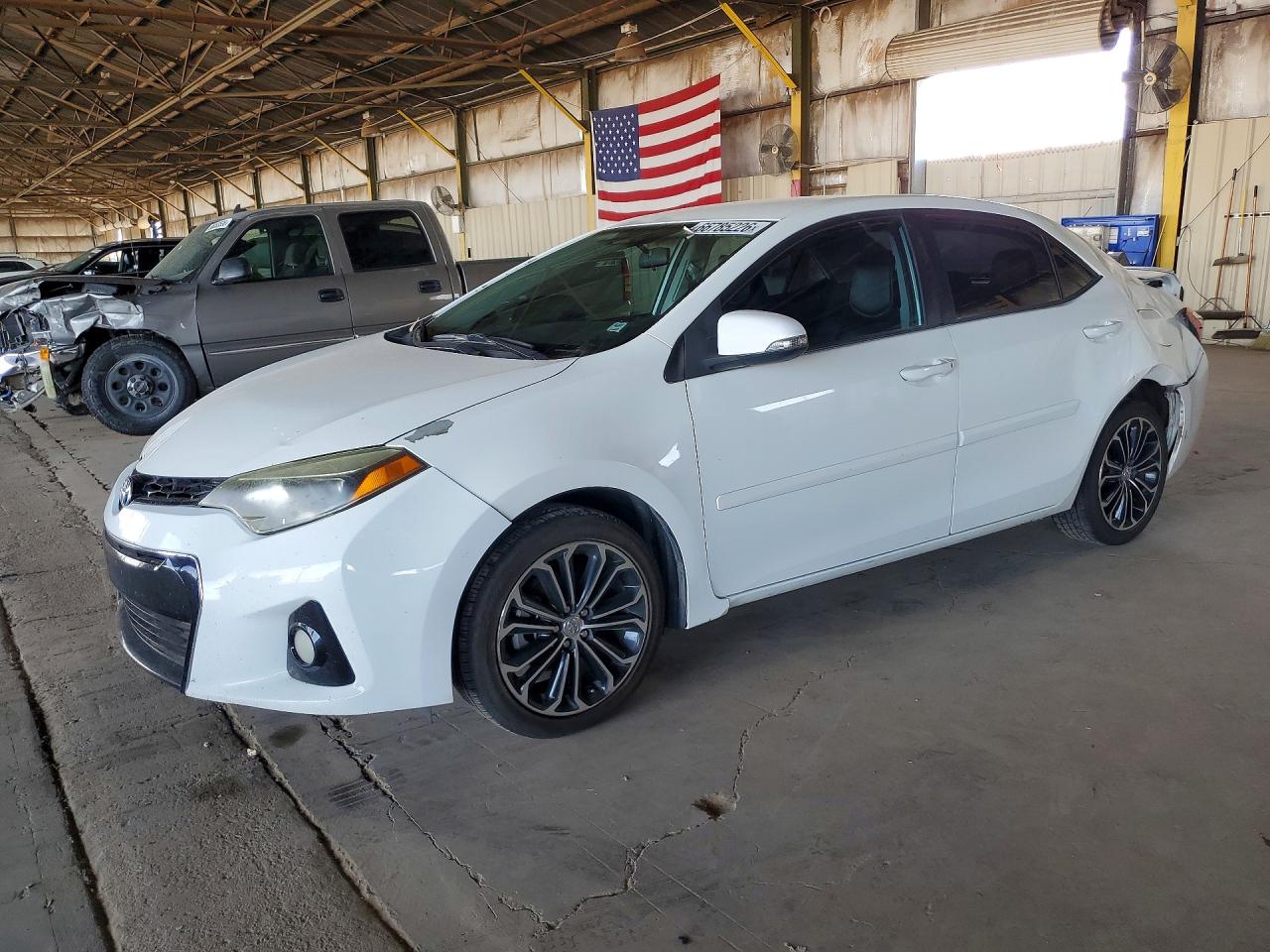2015 Toyota Corolla S Plus White vin: 5YFBURHE4FP350148