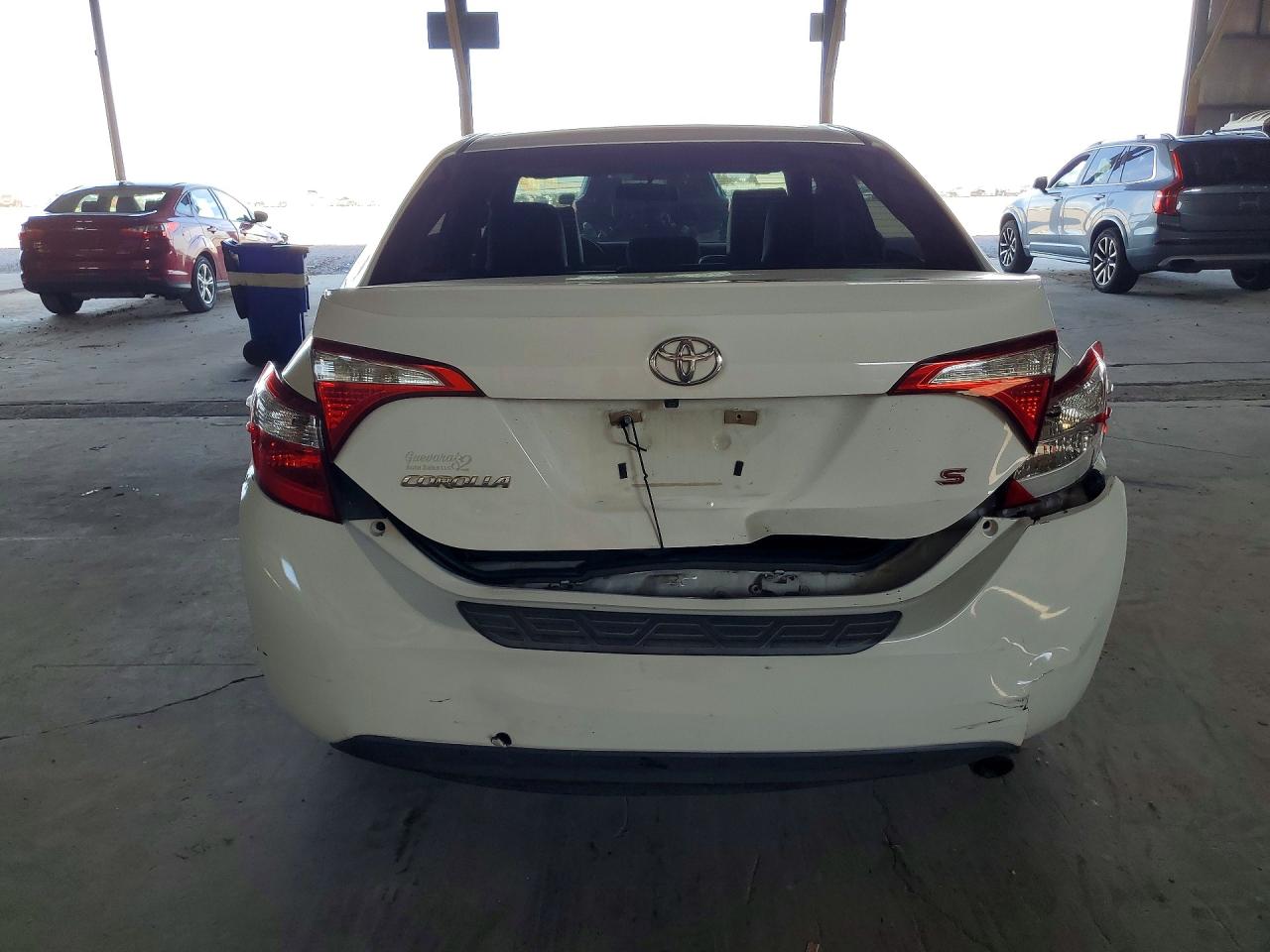 2015 Toyota Corolla S Plus White vin: 5YFBURHE4FP350148