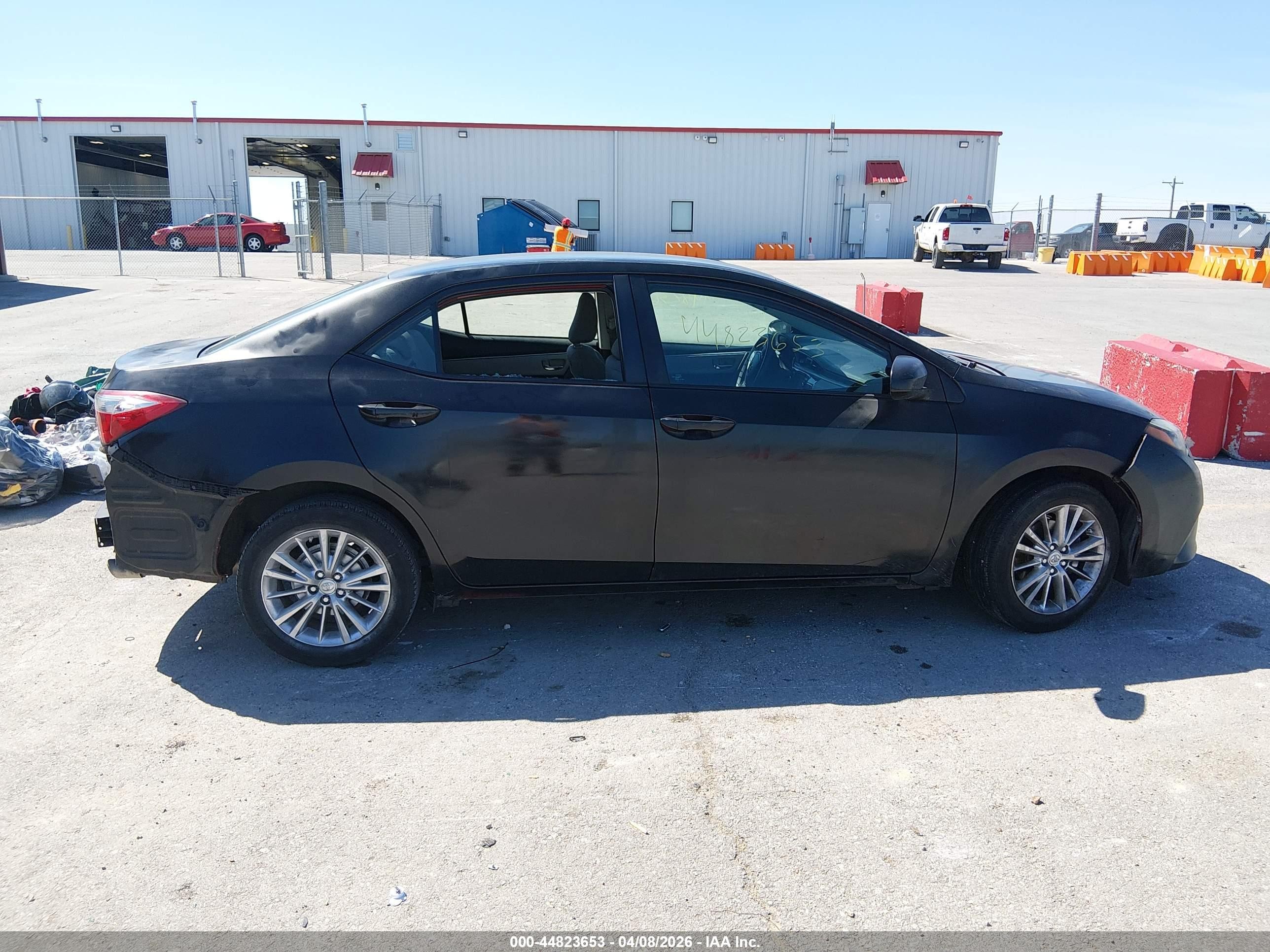 2015 Toyota Corolla Le Plus Black vin: 5YFBURHE4FP350652