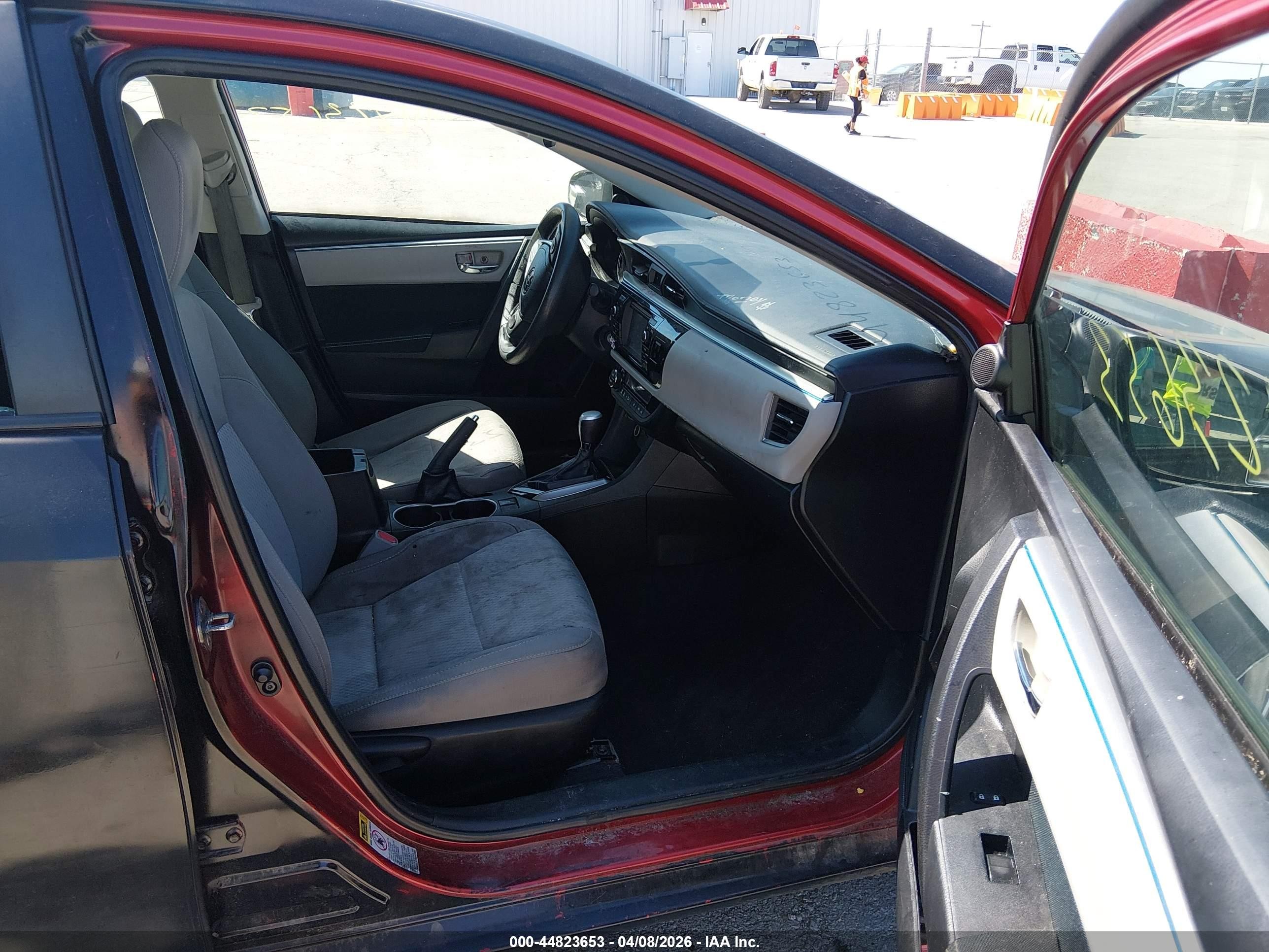 2015 Toyota Corolla Le Plus Black vin: 5YFBURHE4FP350652