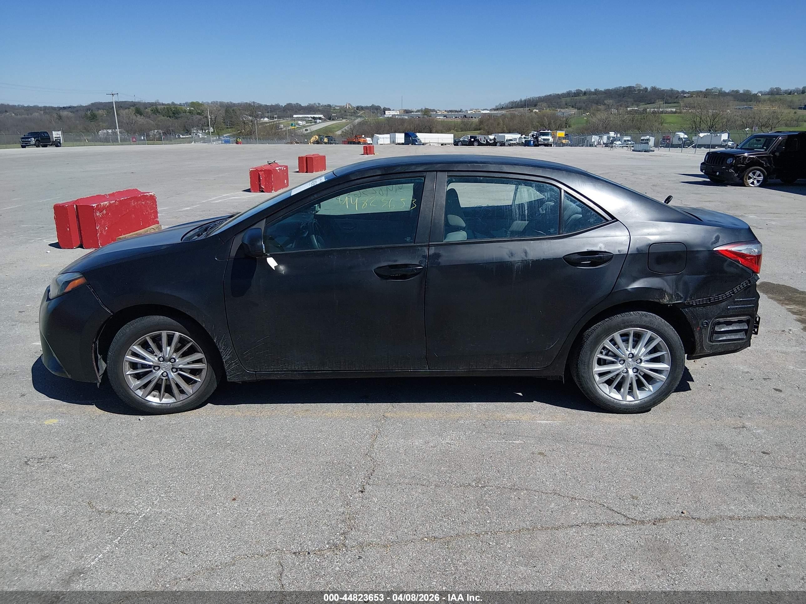 2015 Toyota Corolla Le Plus Black vin: 5YFBURHE4FP350652