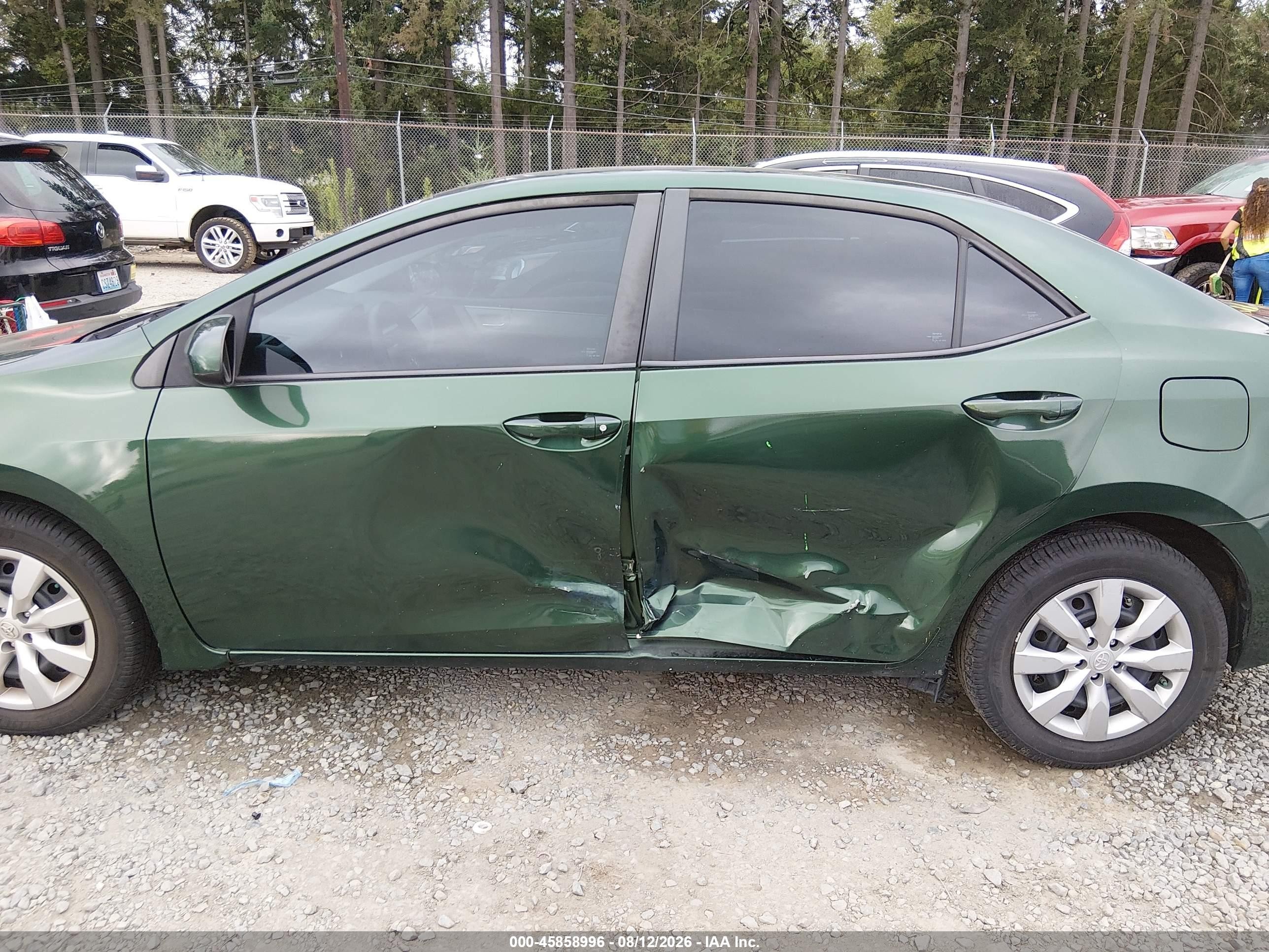 2015 Toyota Corolla Le Green vin: 5YFBURHE4FP354099