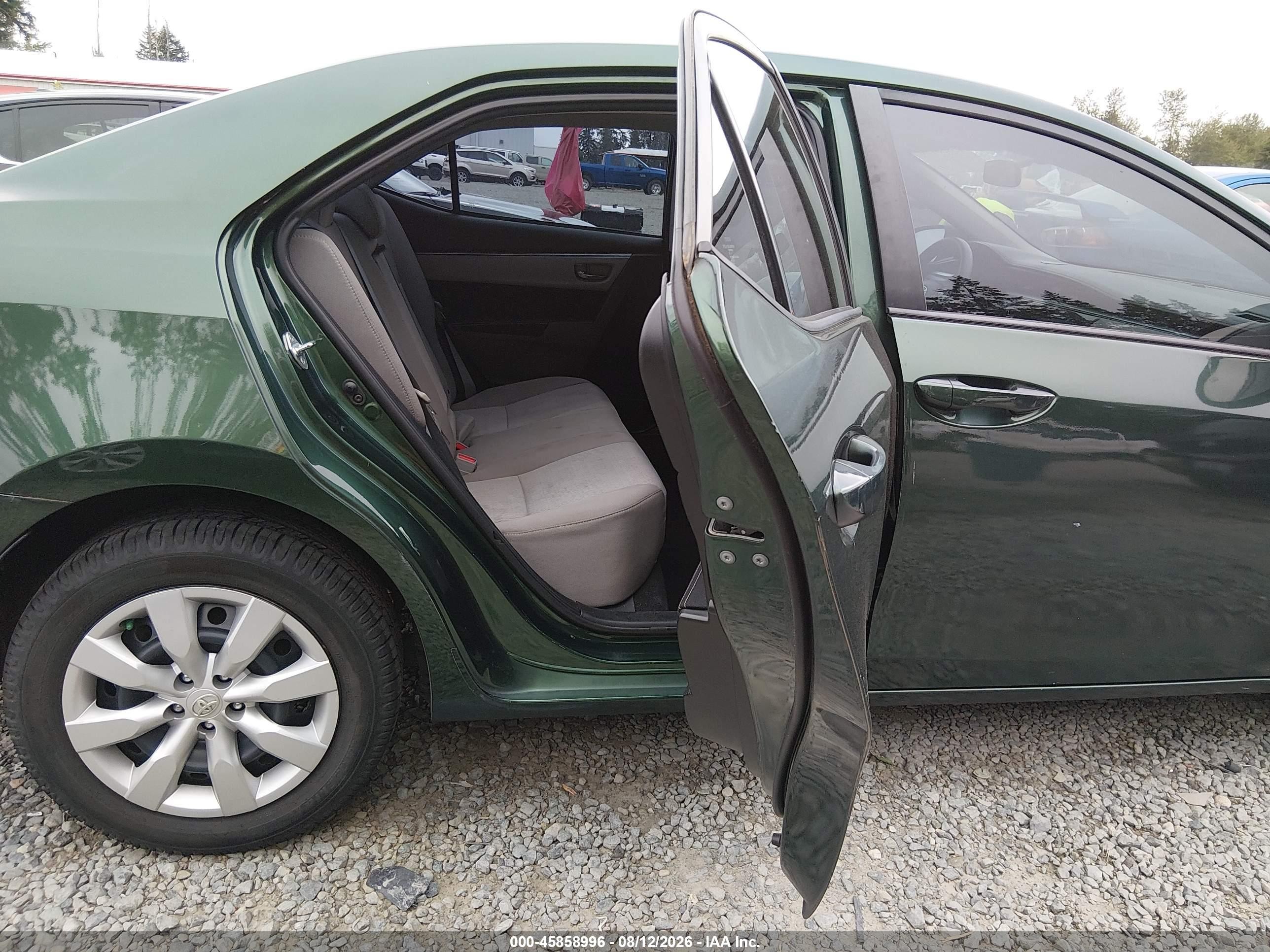 2015 Toyota Corolla Le Green vin: 5YFBURHE4FP354099