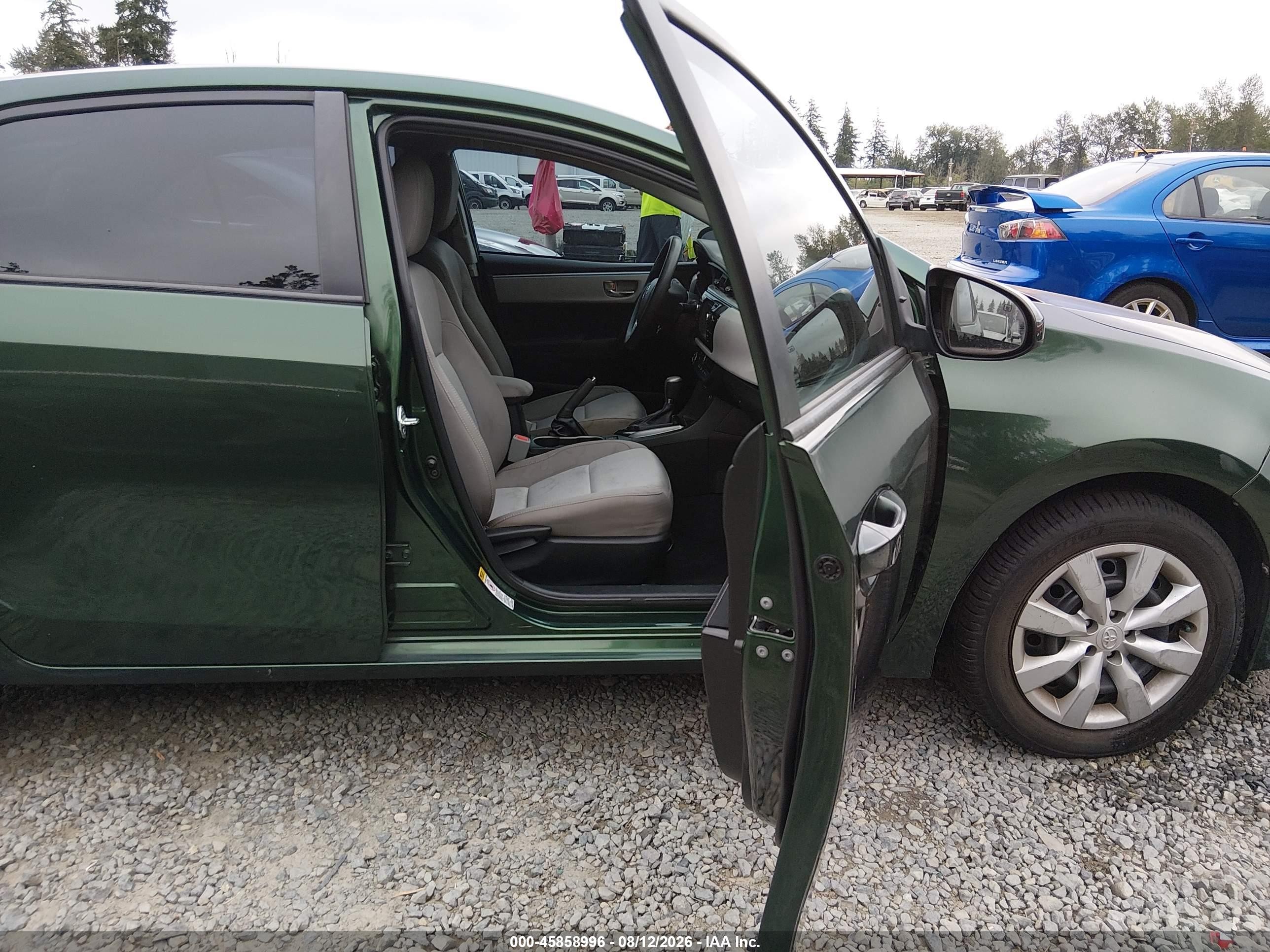 2015 Toyota Corolla Le Green vin: 5YFBURHE4FP354099