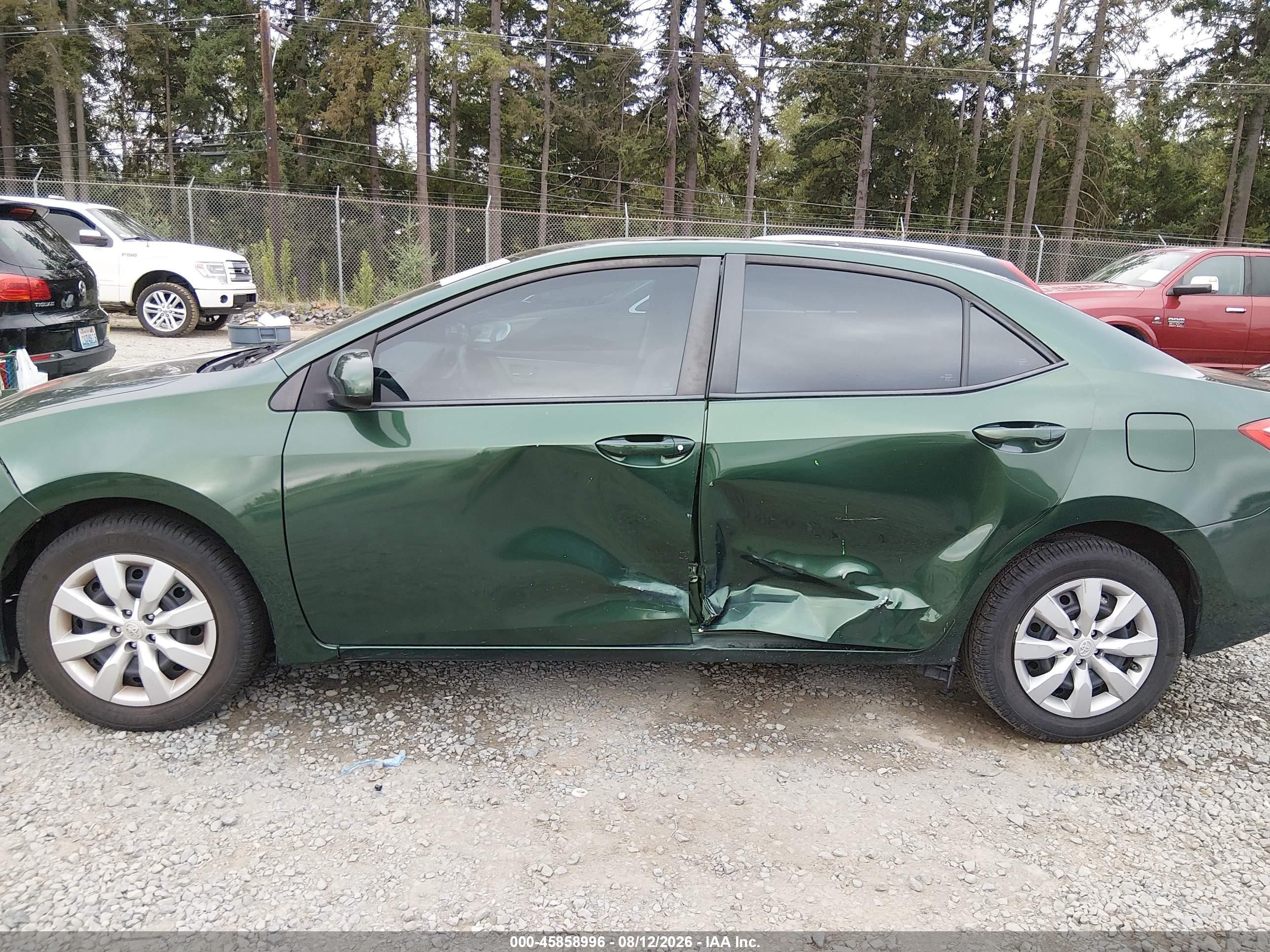 2015 Toyota Corolla Le Green vin: 5YFBURHE4FP354099