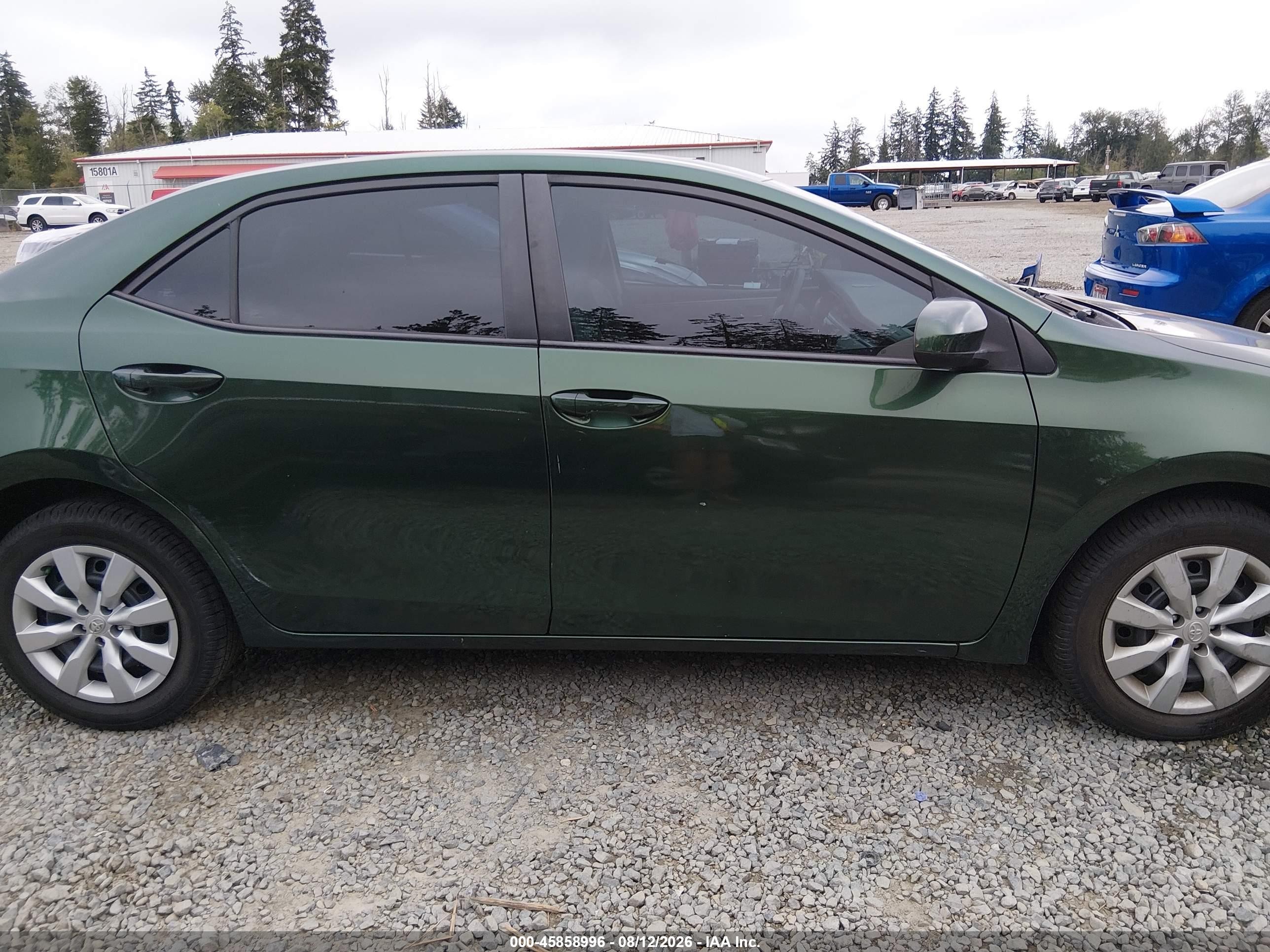 2015 Toyota Corolla Le Green vin: 5YFBURHE4FP354099