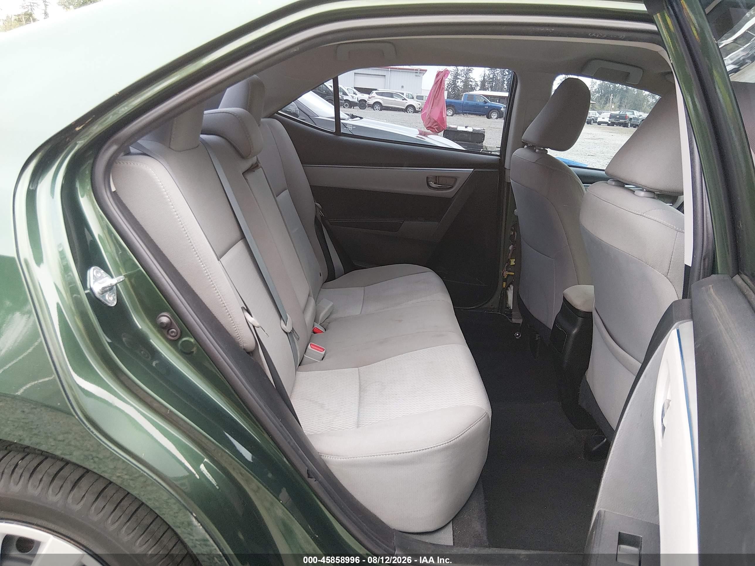 2015 Toyota Corolla Le Green vin: 5YFBURHE4FP354099