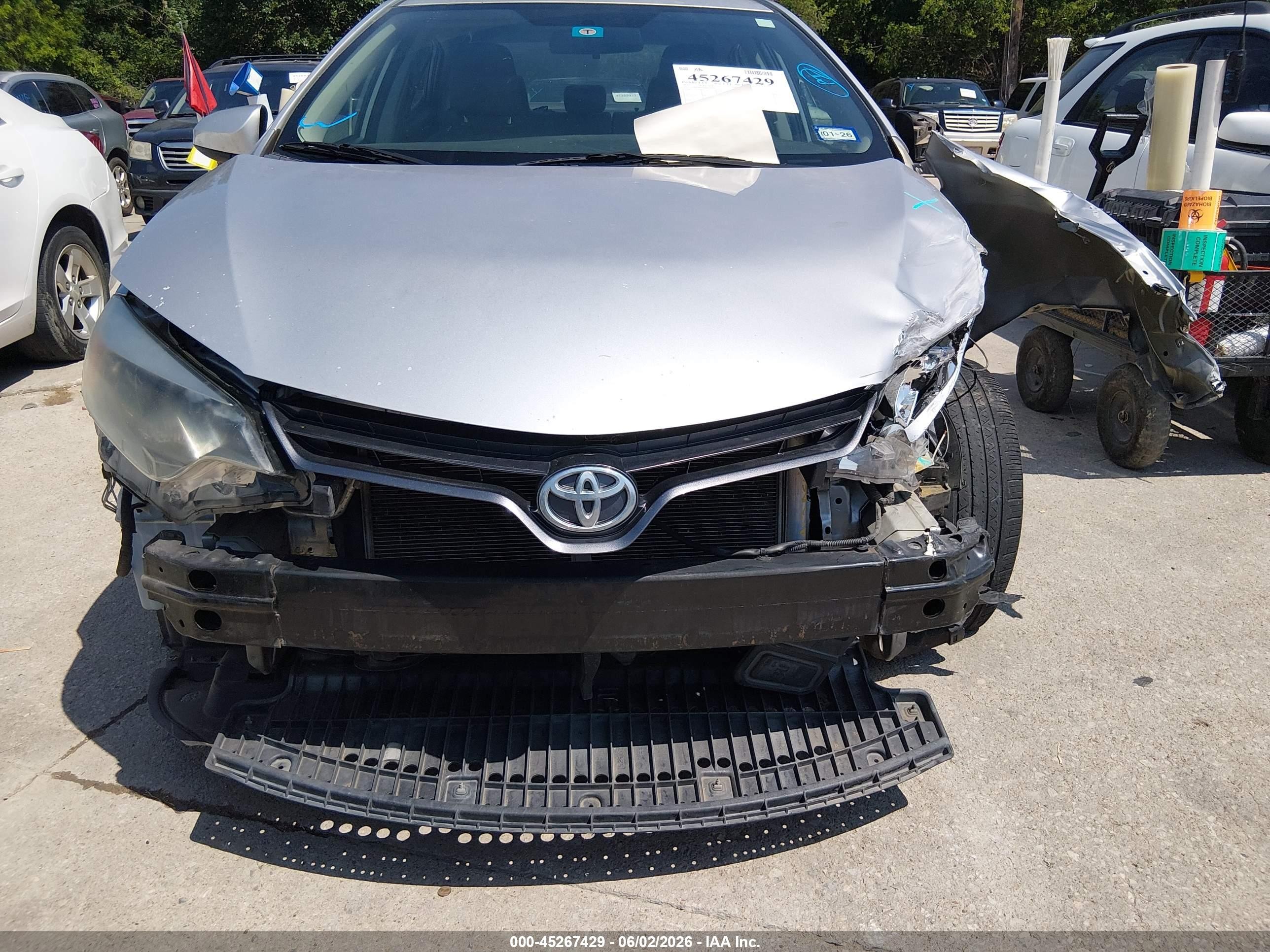 2016 Toyota Corolla Le Silver vin: 5YFBURHE4GP526200