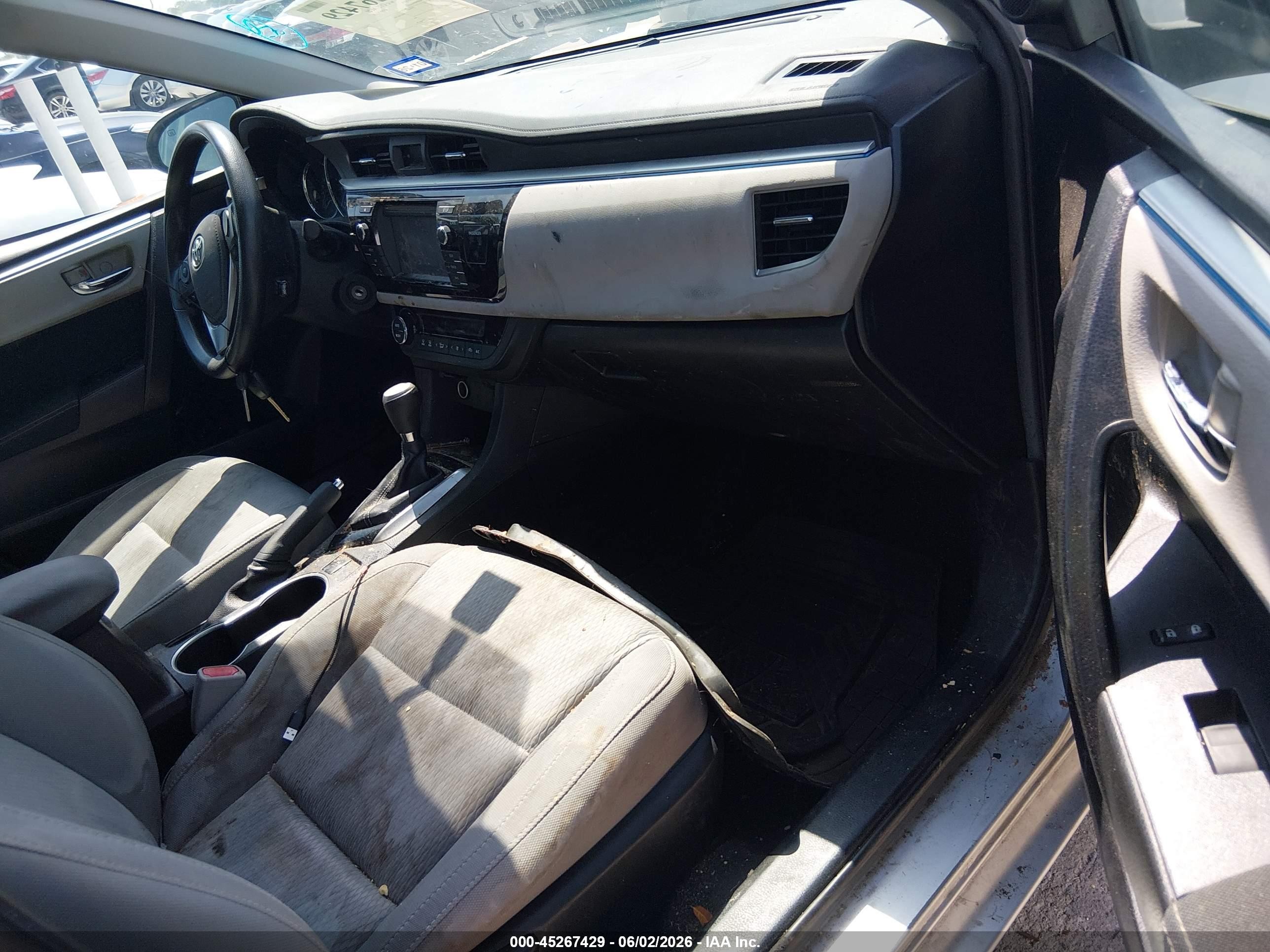 2016 Toyota Corolla Le Silver vin: 5YFBURHE4GP526200