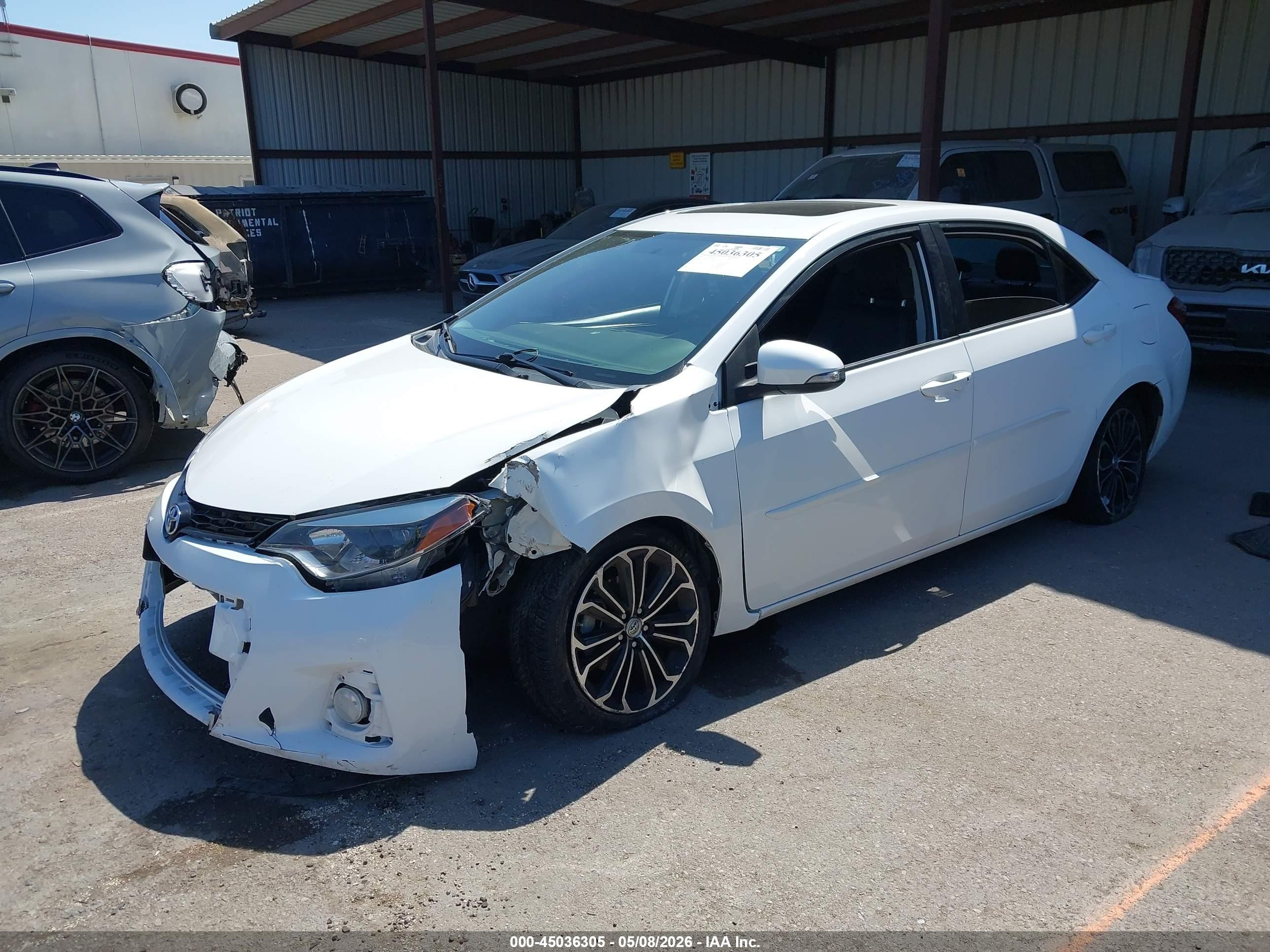 2016 Toyota Corolla S Premium White vin: 5YFBURHE4GP528397