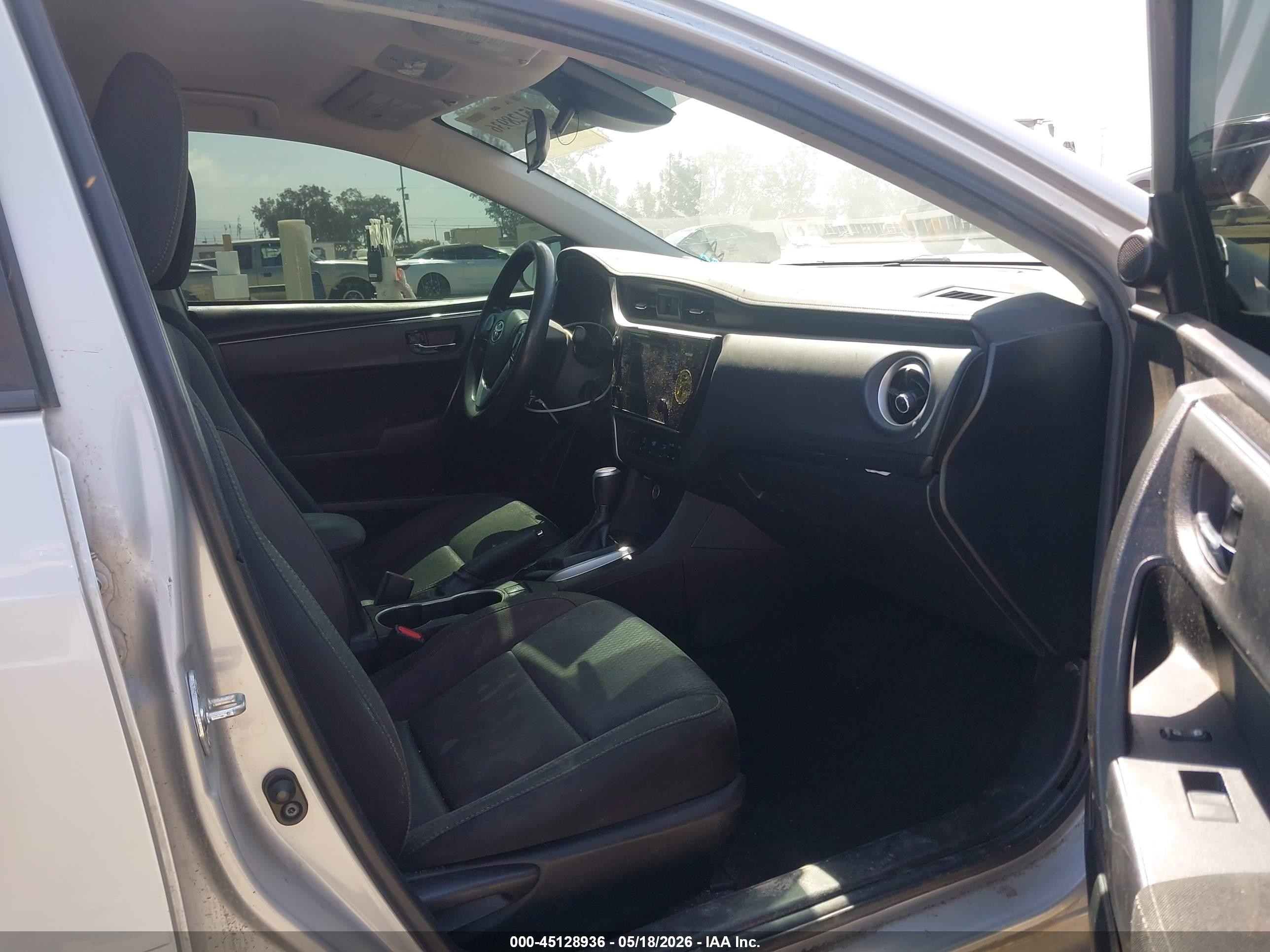 2017 Toyota Corolla Le Gray vin: 5YFBURHE4HP681380