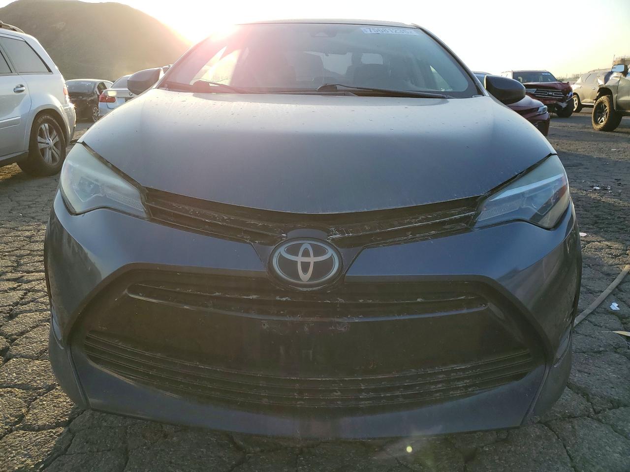 2018 Toyota Corolla L Gray vin: 5YFBURHE4JP756102