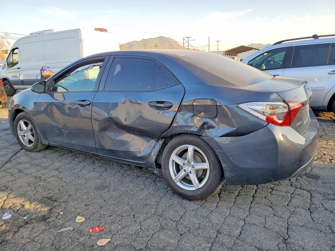 2018 Toyota Corolla L Gray vin: 5YFBURHE4JP756102