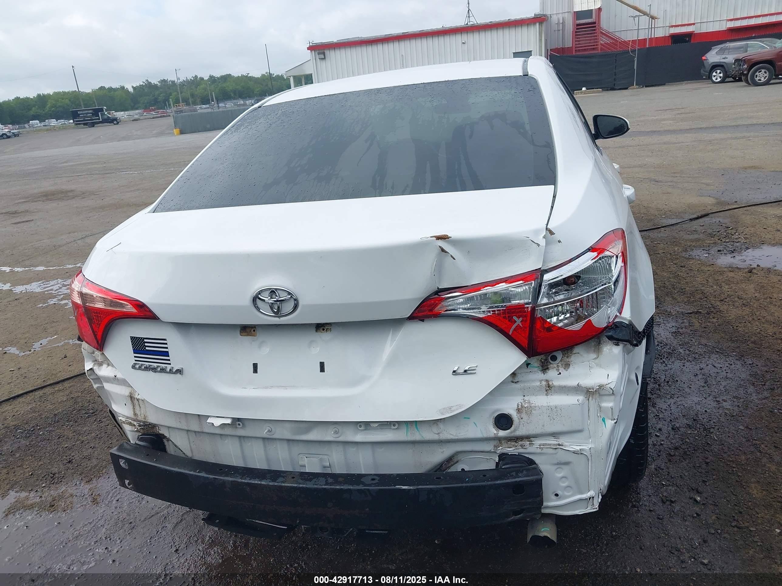 2018 Toyota Corolla Le Белый vin: 5YFBURHE4JP816315
