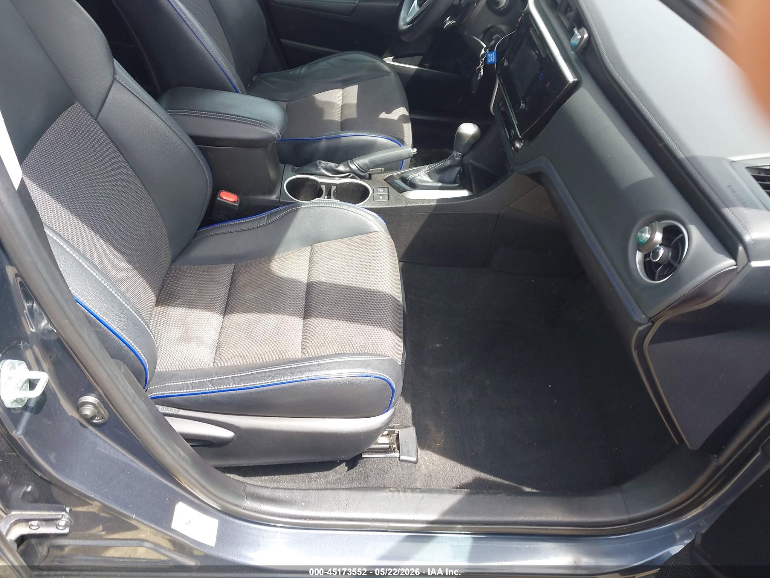 2018 Toyota Corolla Se Gray vin: 5YFBURHE4JP823846