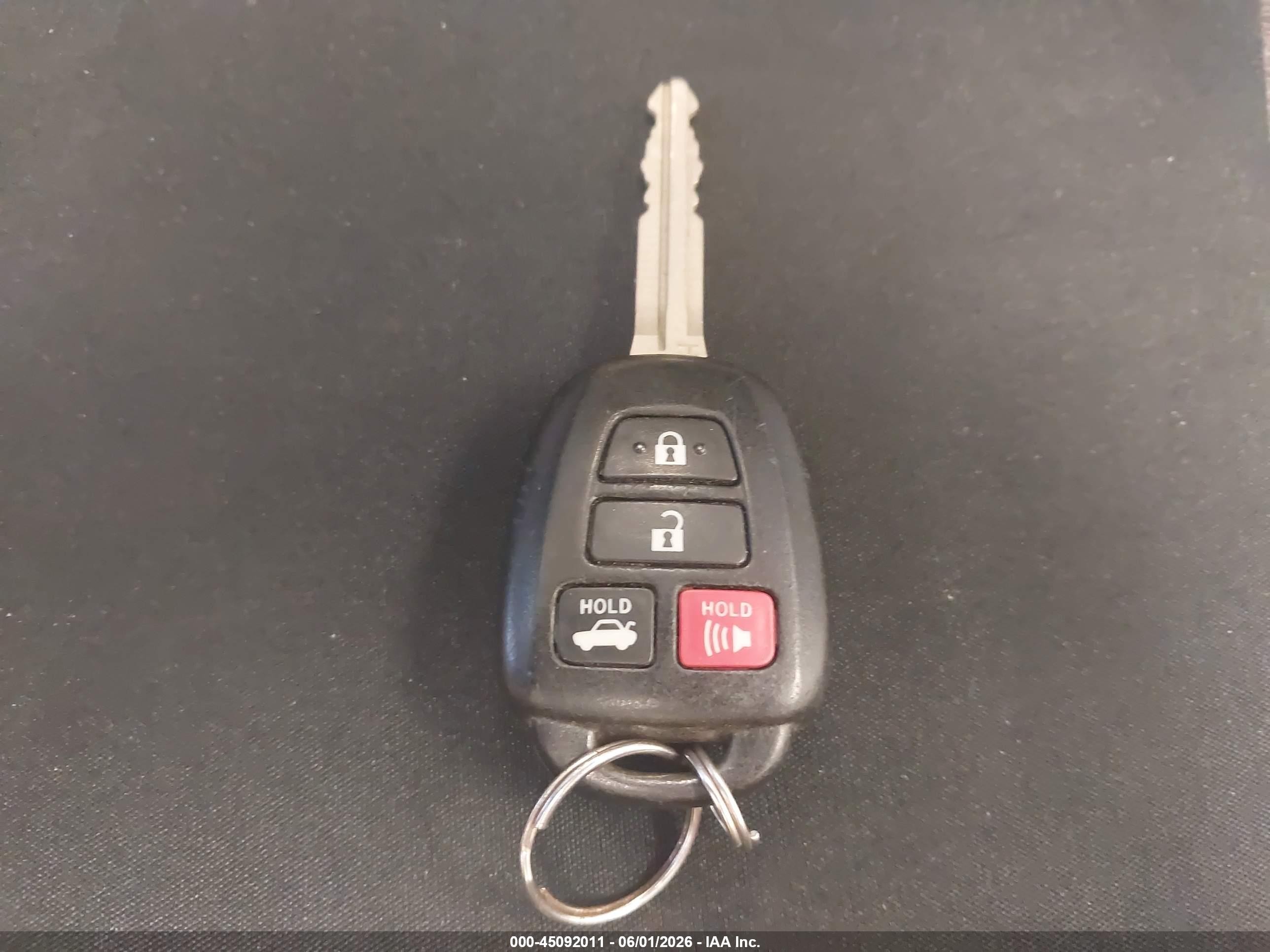 2019 Toyota Corolla Le White vin: 5YFBURHE4KP877164