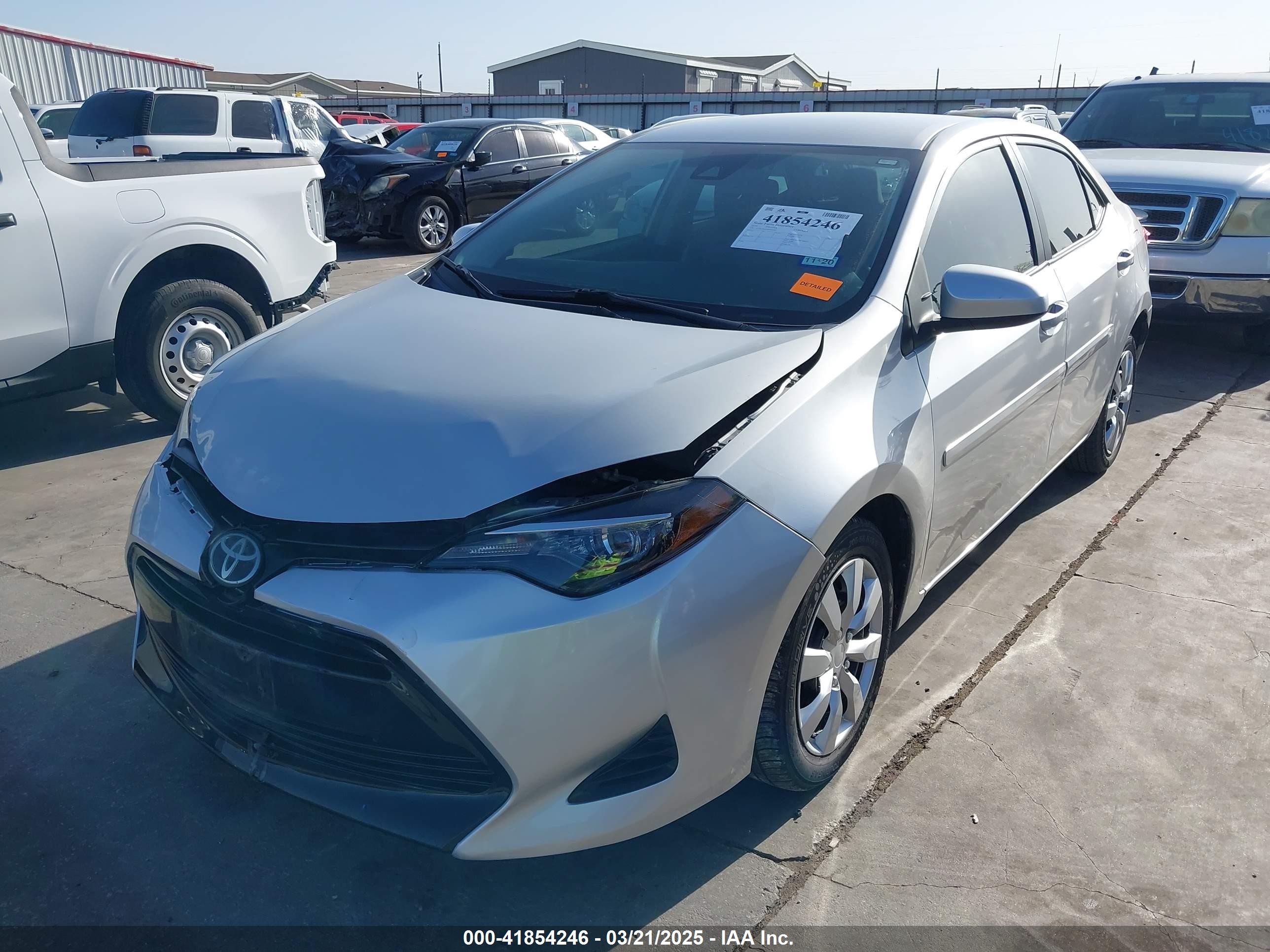 2019 Toyota Corolla Le Silver vin: 5YFBURHE4KP910907