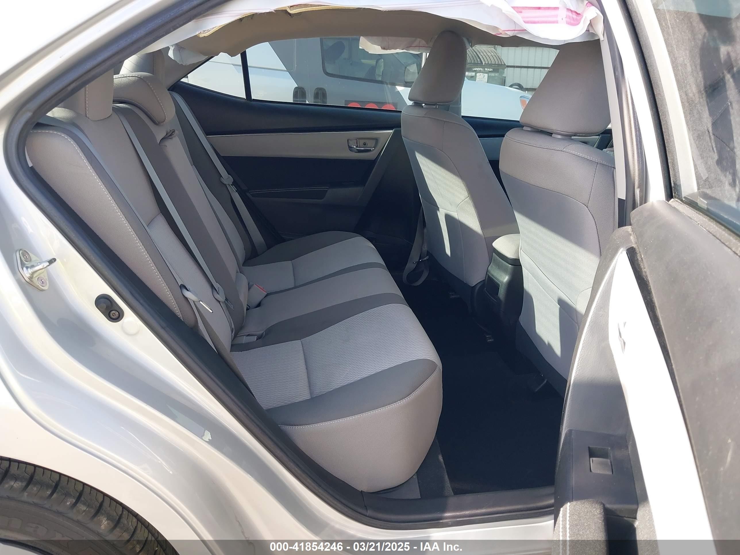 2019 Toyota Corolla Le Silver vin: 5YFBURHE4KP910907