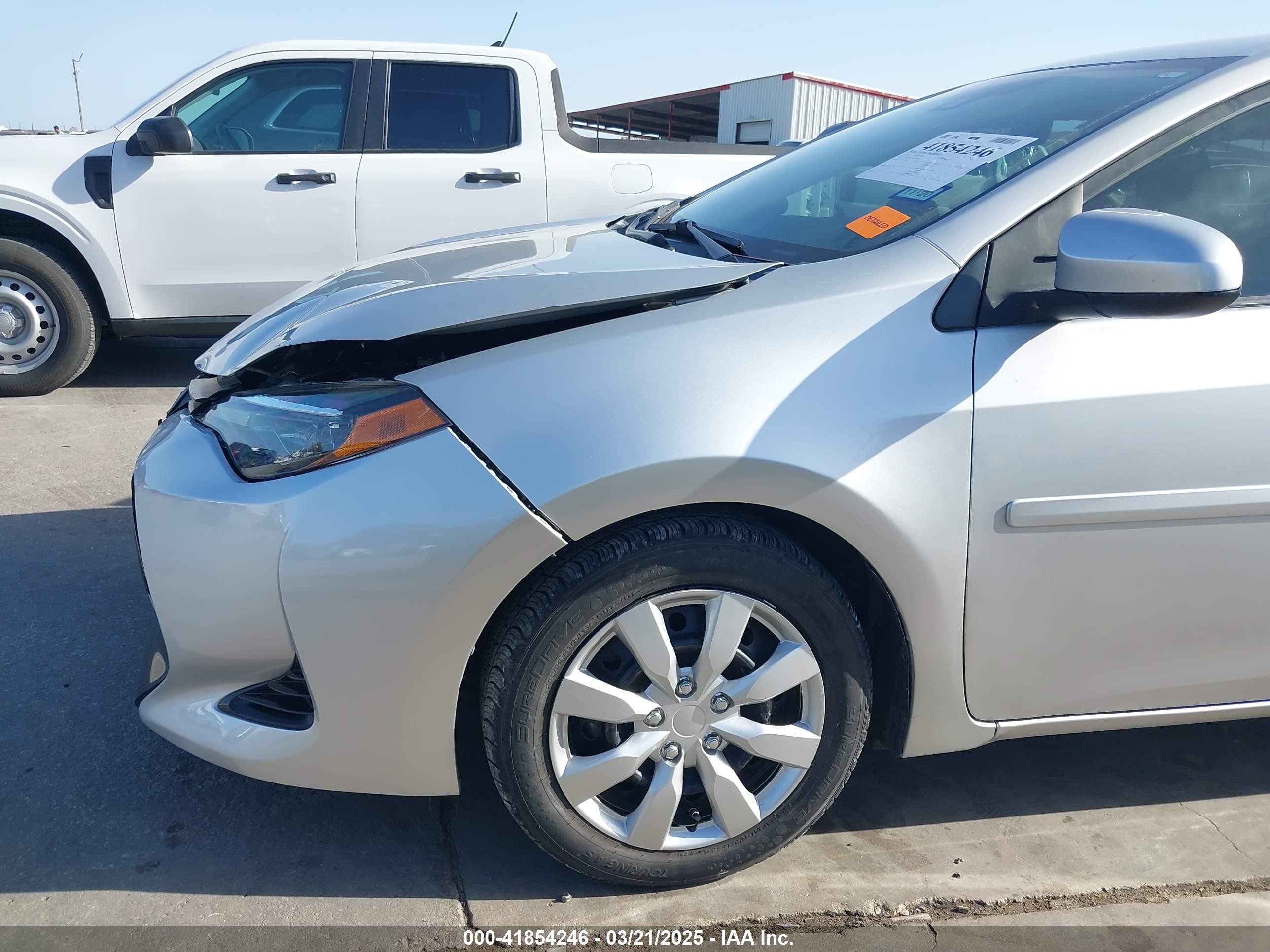 2019 Toyota Corolla Le Silver vin: 5YFBURHE4KP910907