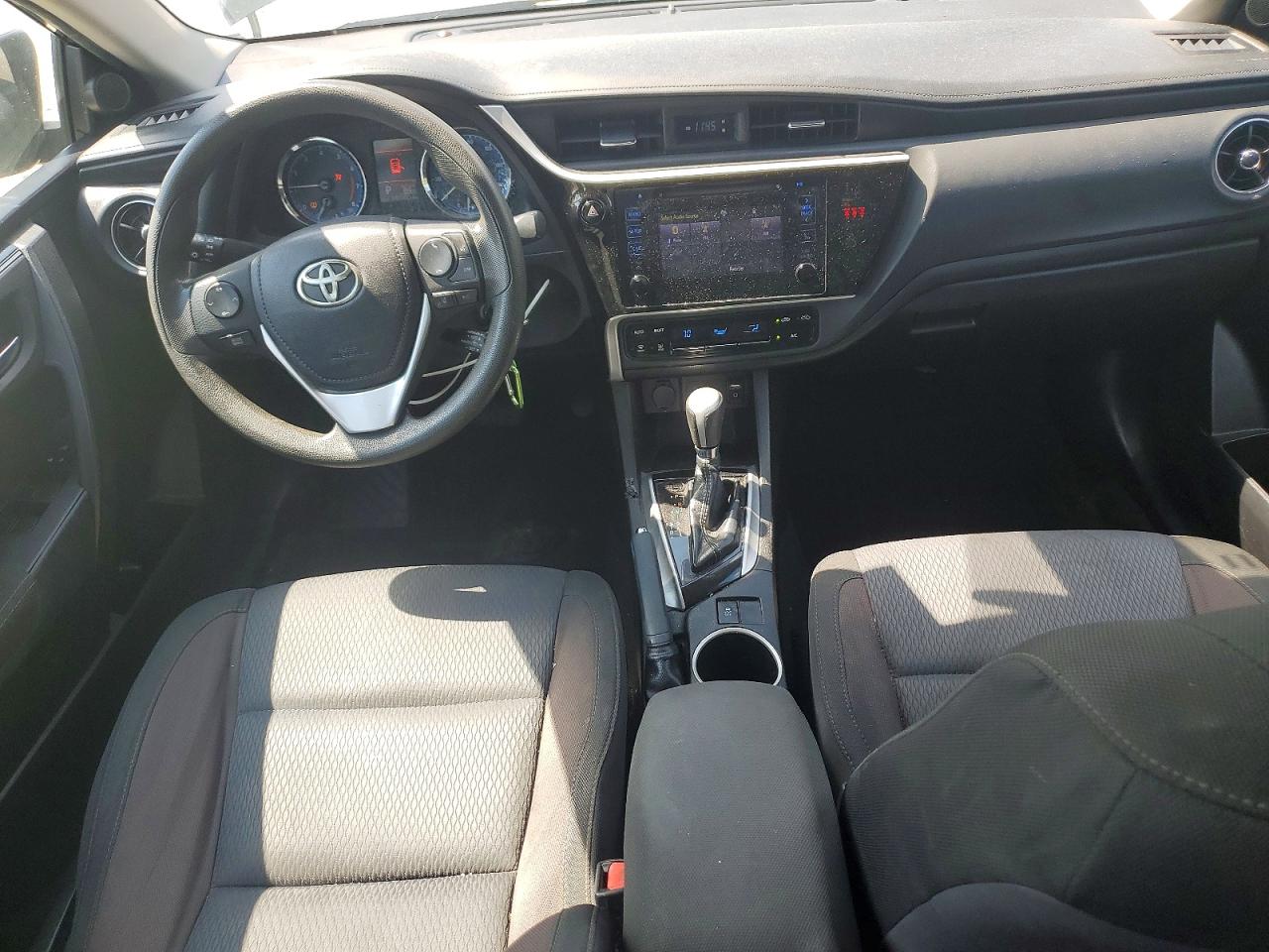 2019 Toyota Corolla Le Black vin: 5YFBURHE4KP935774