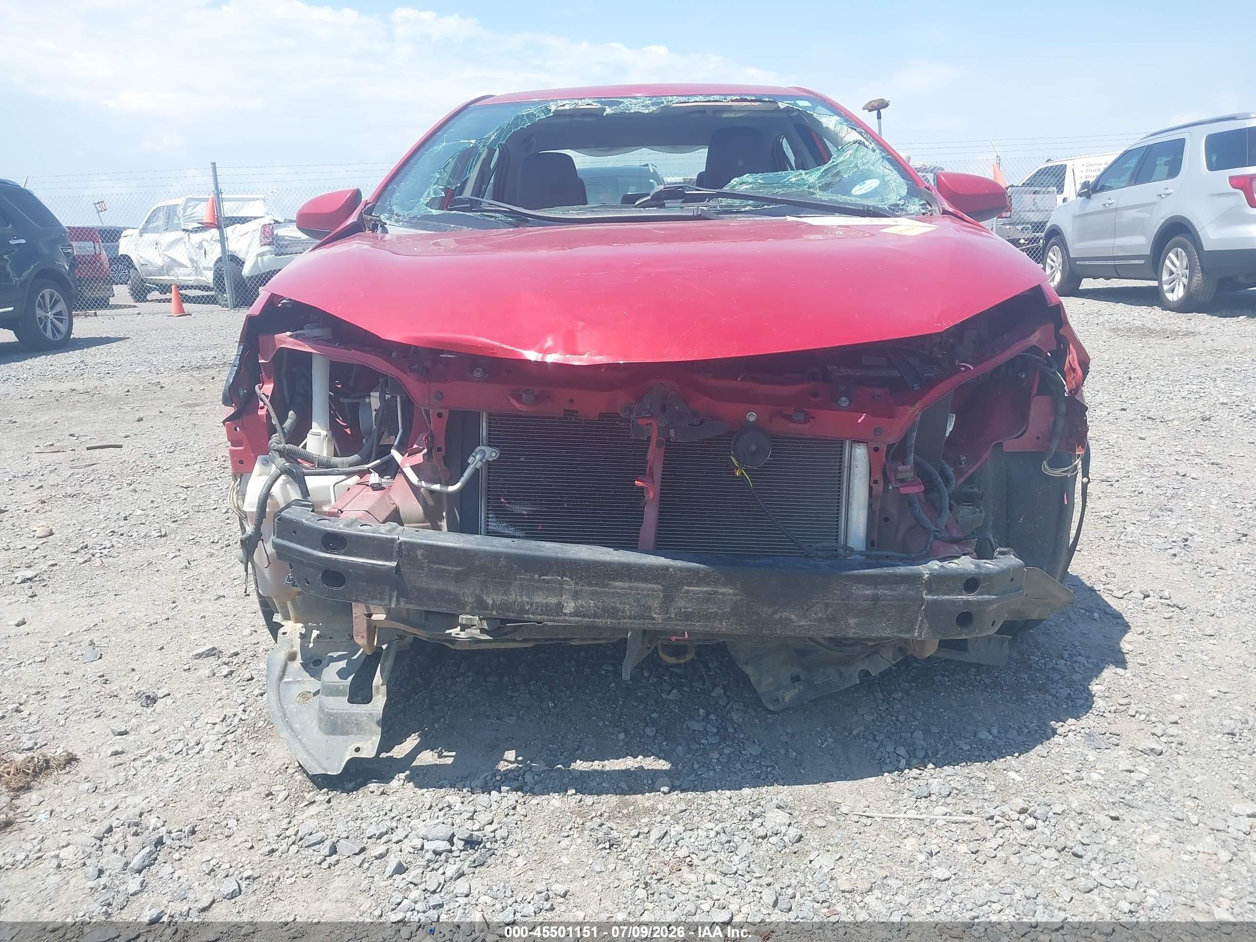 2014 Toyota Corolla Le Red vin: 5YFBURHE5EP001109